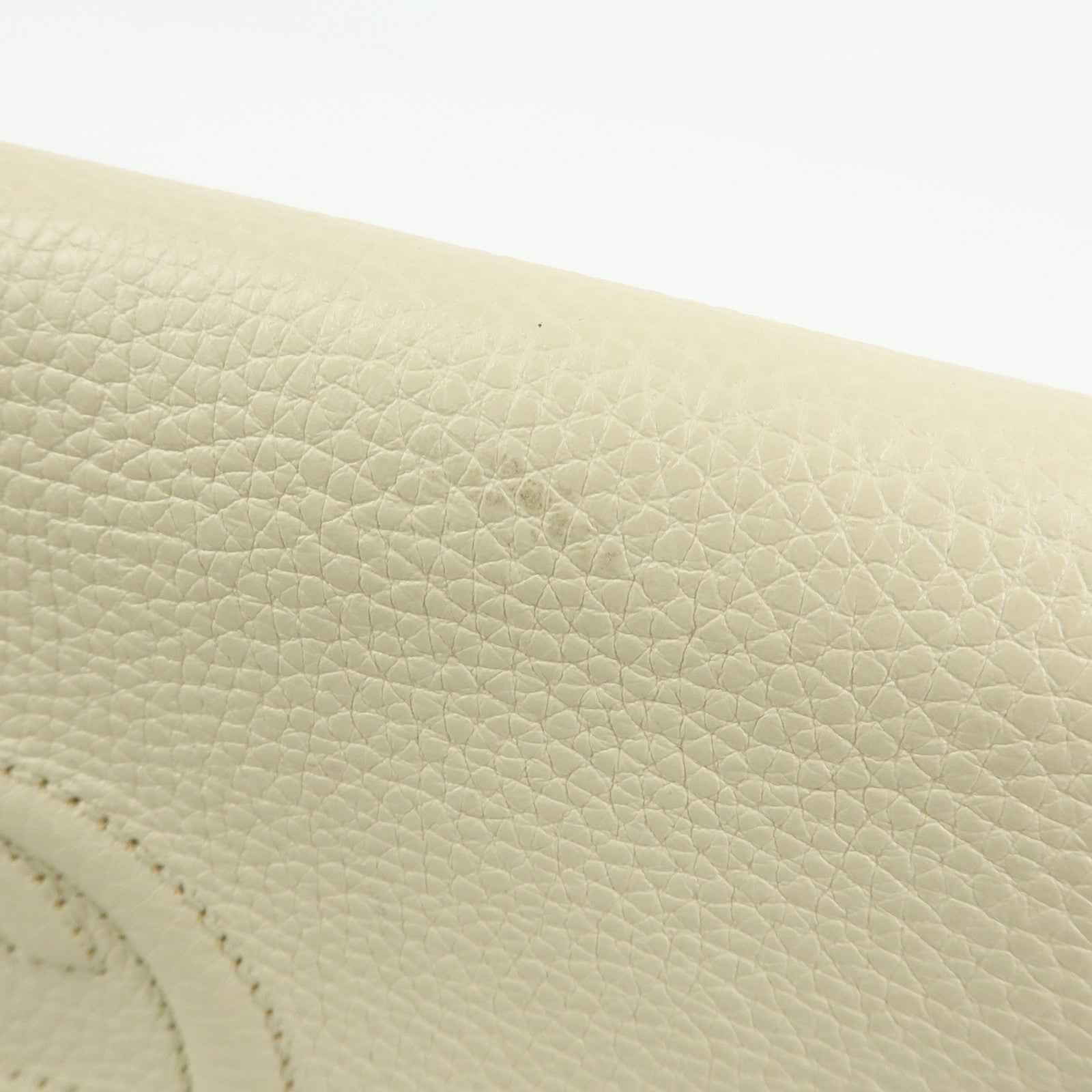 GUCCI SOHO Interlocking G Leather Chain Shoulder Bag White 536224