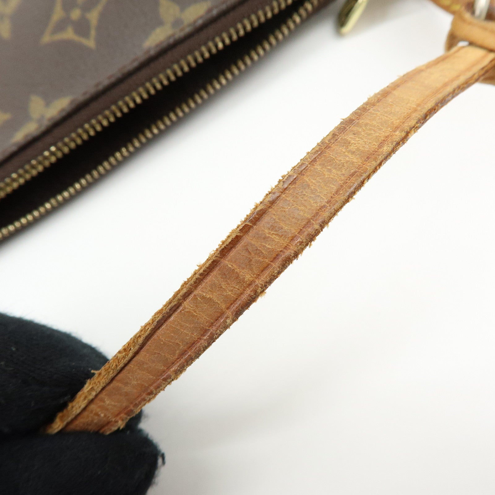 Louis Vuitton Monogram Pochette Accessoires Pouch Hand Bag M51980