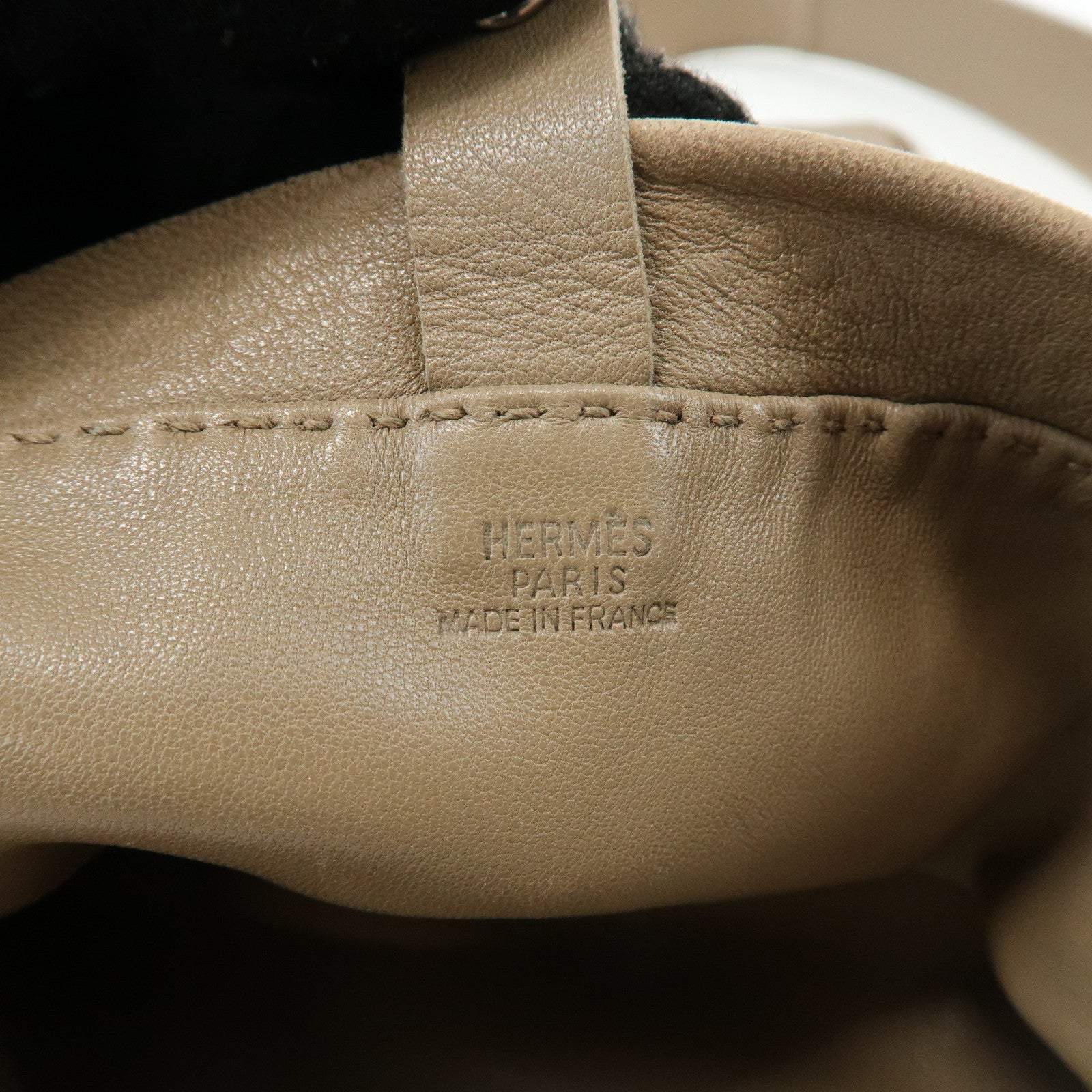 HERMES Leather Clou de Selle Shoulder Bag □M Stamped Beige