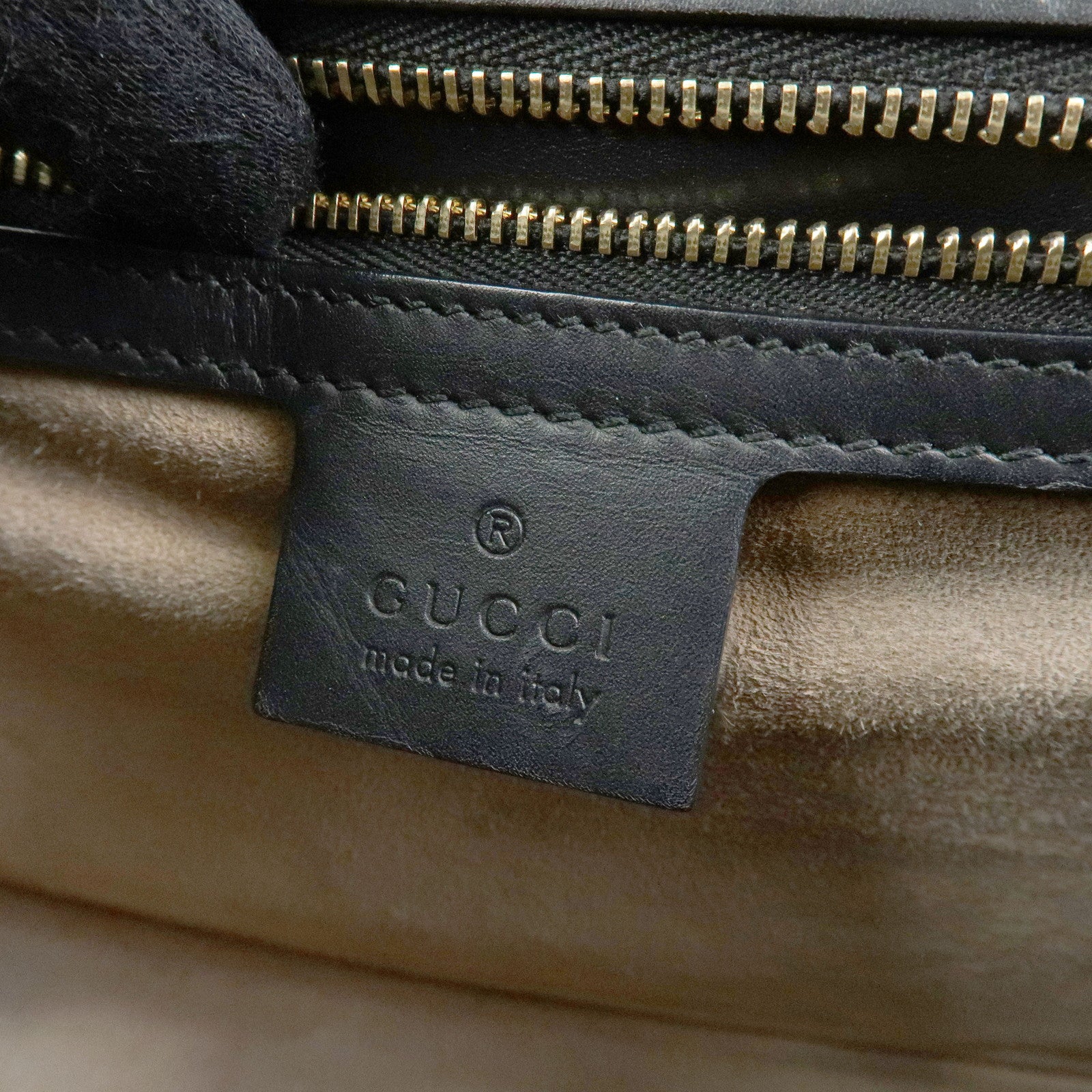 Gucci Sylvie Sherry Leather Shoulder Bag Crossbody Bag Black 421882