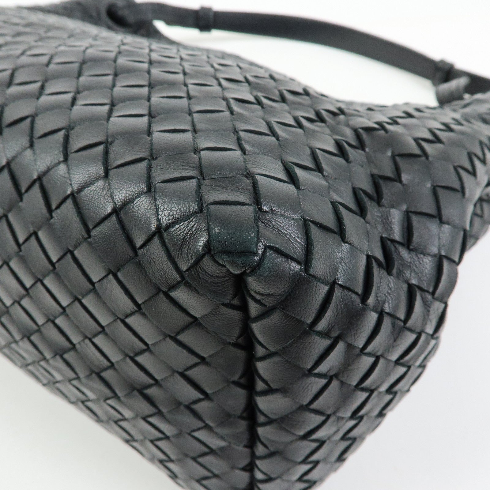 BOTTEGA VENETA Intrecciato Medium Garda Leather Hand Bag Black 179320