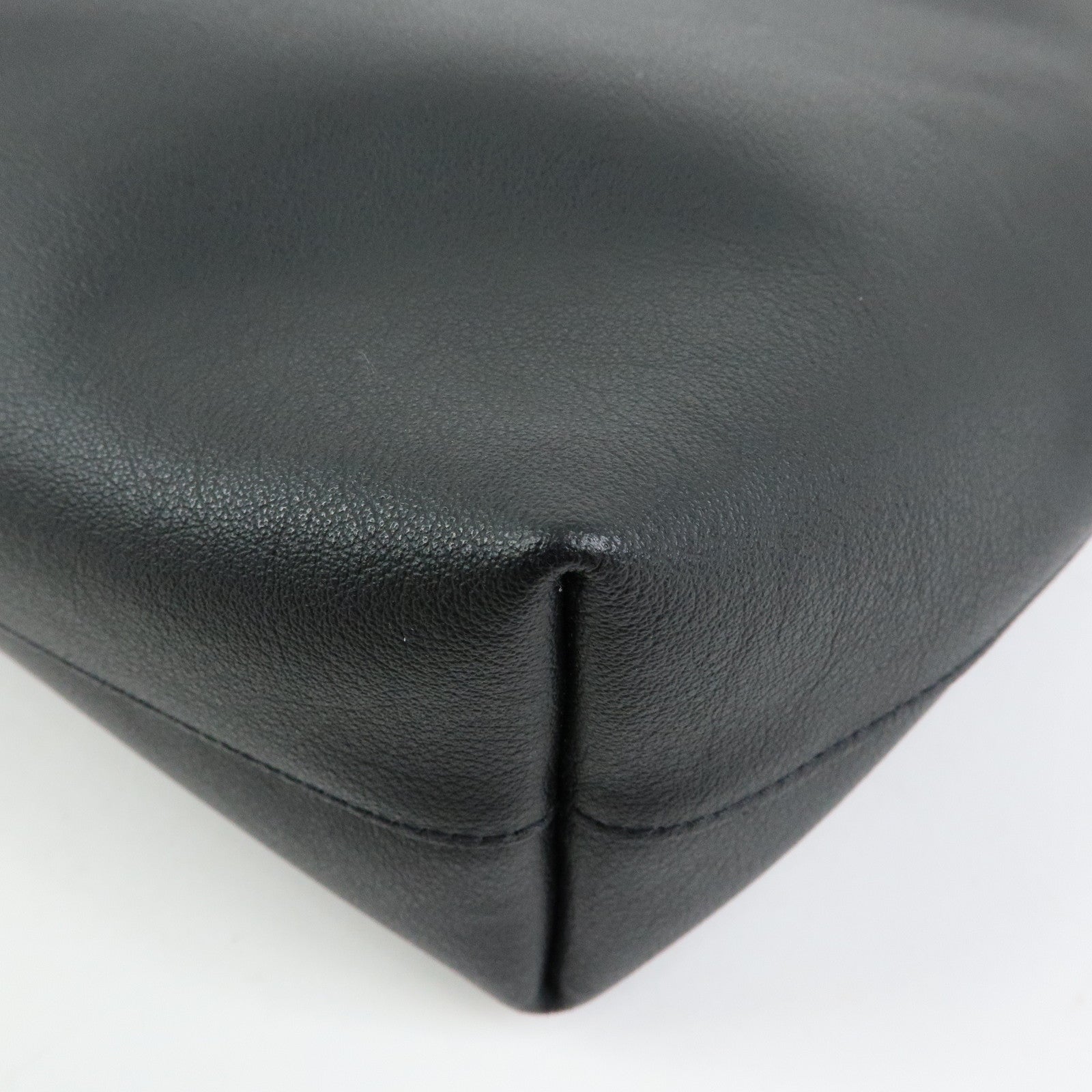 SAINT LAURENT PARIS Cassandra North South Toy Shopping Bag Black 600306