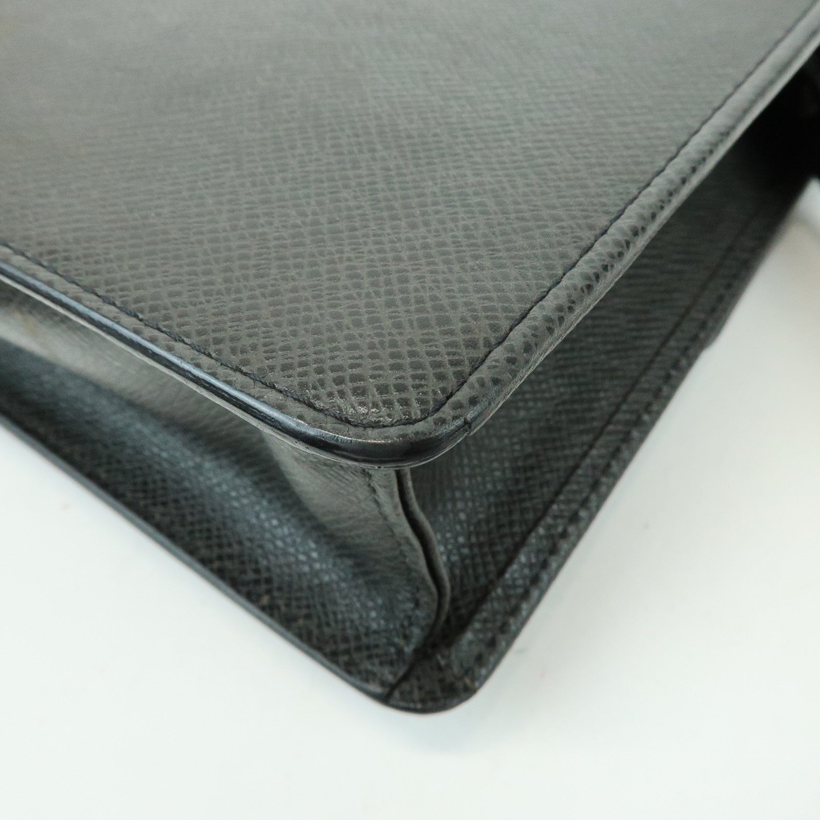 Louis Vuitton Taiga Leather Selenga Clutch Bag Ardoise M30782