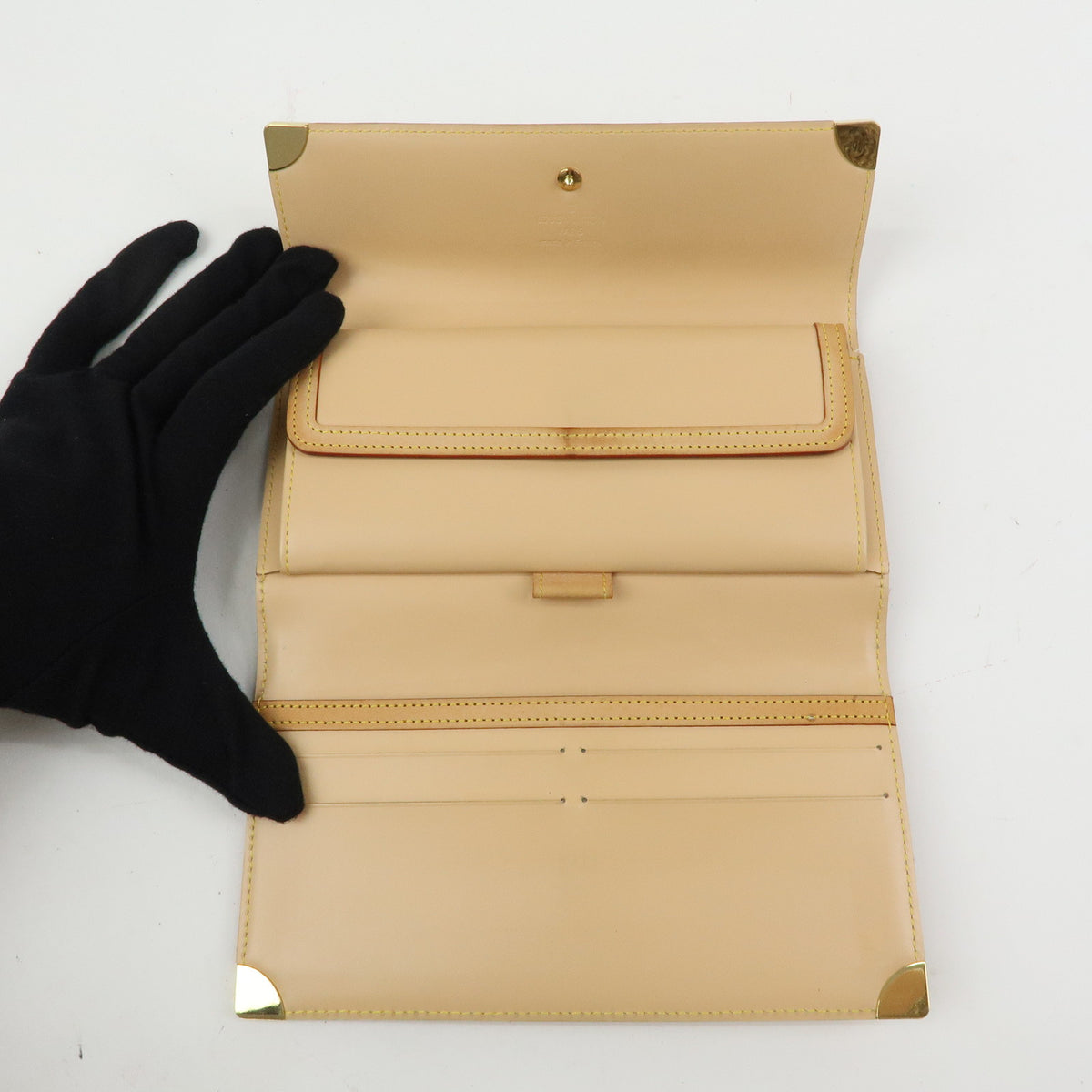 Louis Vuitton Monogram Porte Trezor International Wallet Blanc M92659