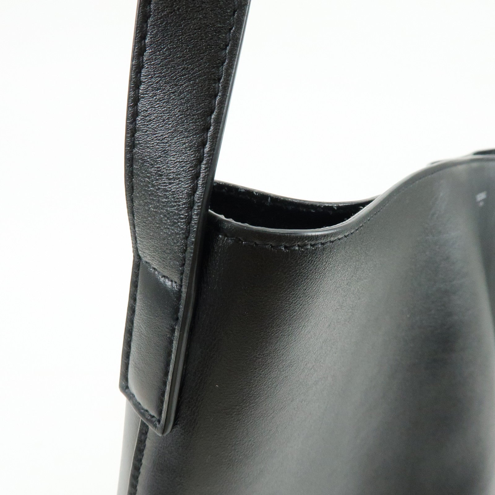 SAINT LAURENT PARIS Sac Bold Hobo Calf Leather Shoulder Bag 819623