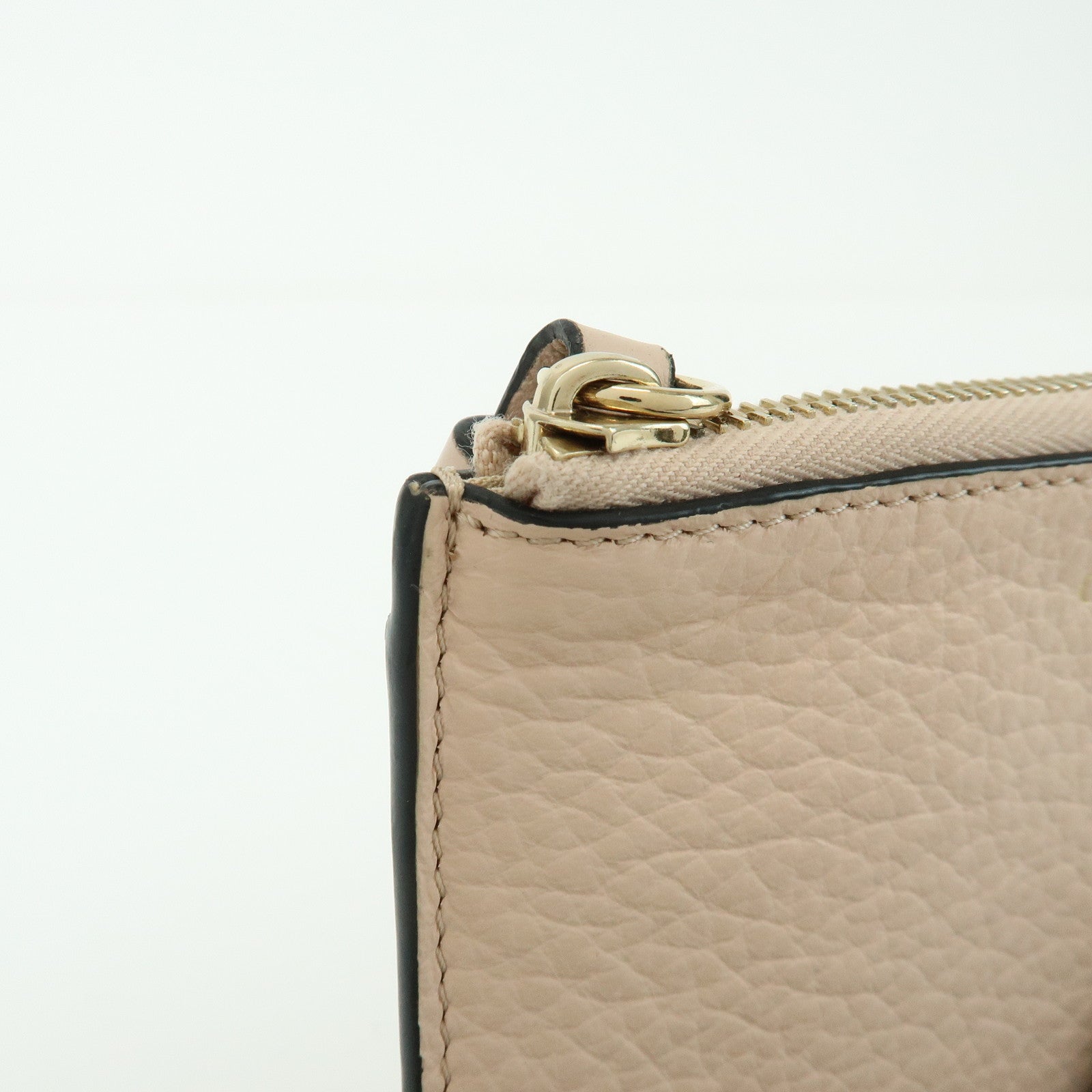 Chloe Alphabet Leather Fragment Case Coin Case Pink Beige