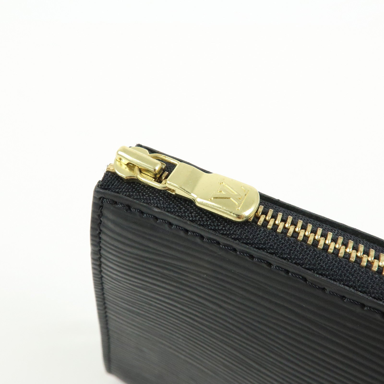 Louis Vuitton Epi Pochette Accessoires Hand Bag Noir M52942