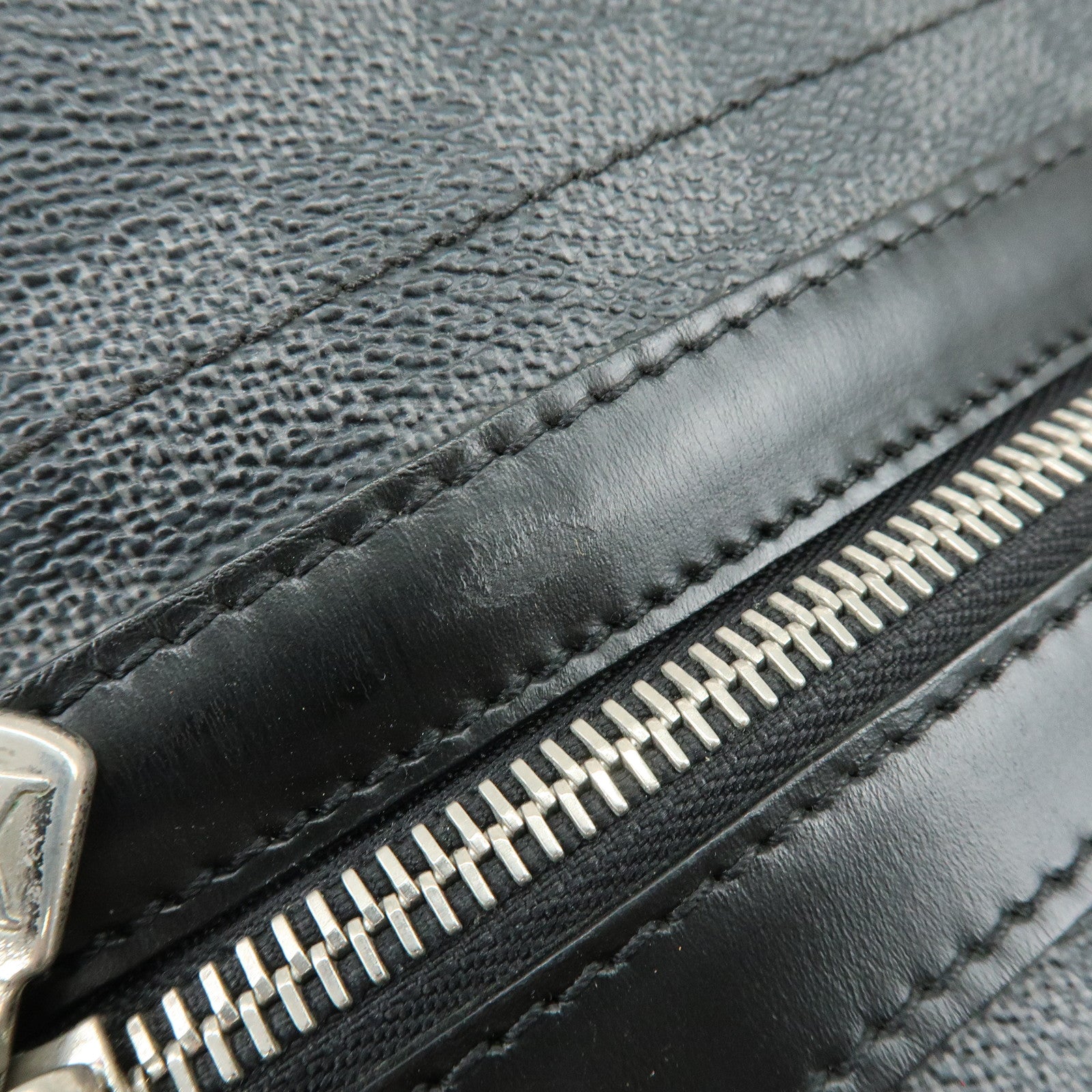 Louis Vuitton Damier Graphite Daniel MM Shoulder Bag N58029
