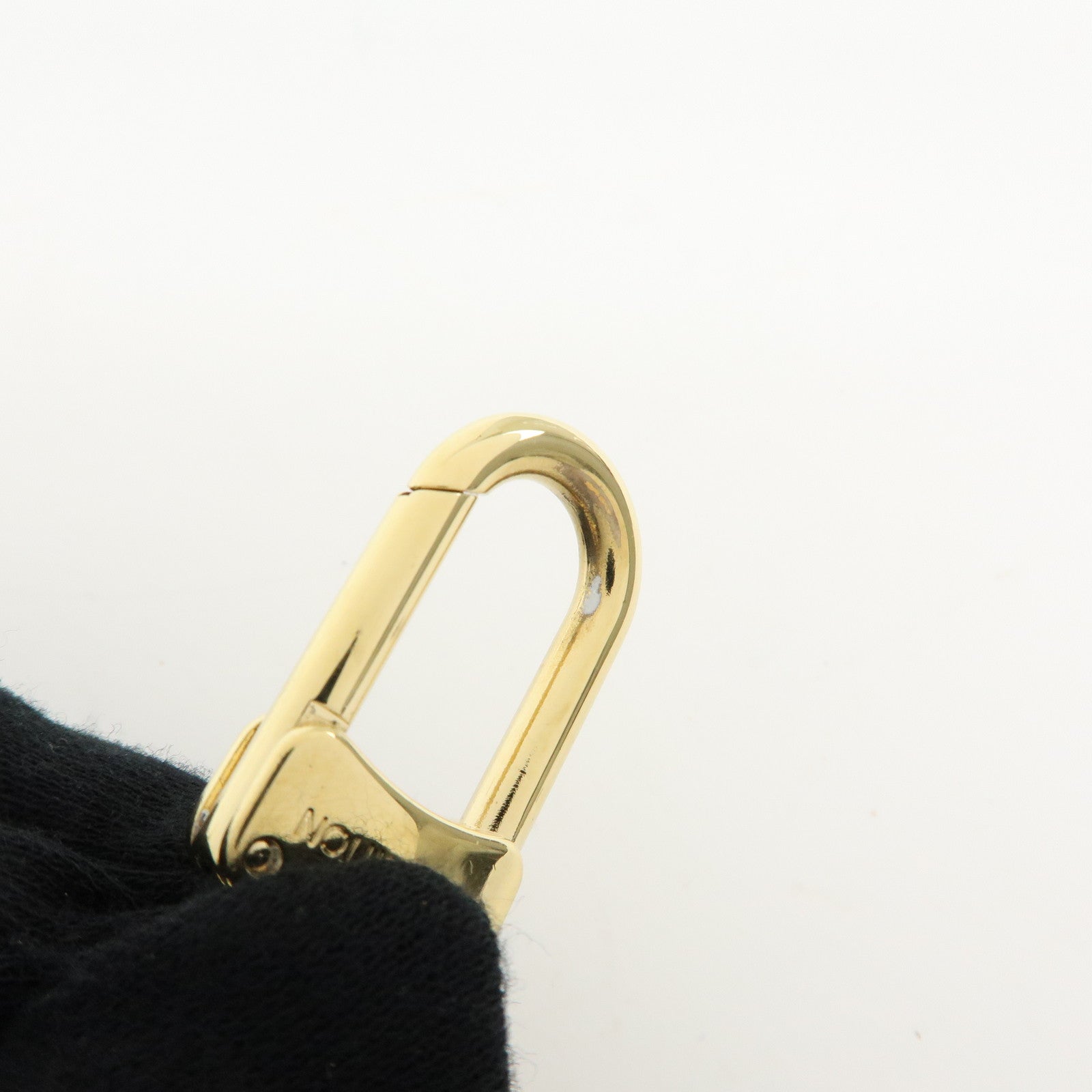 Louis Vuitton Porte Cles Chaine Pastilles Metal Key Chain M66172