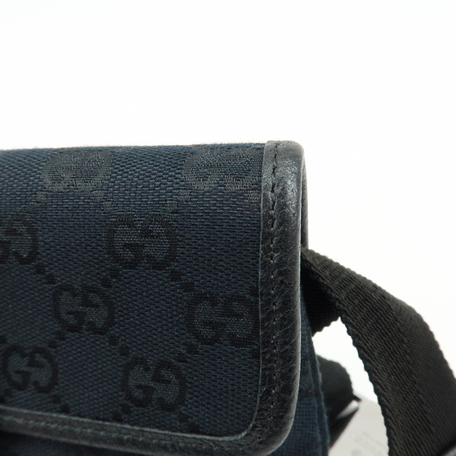 GUCCI GG Canvas Leather Waist Pouch Body Bag Black 131236