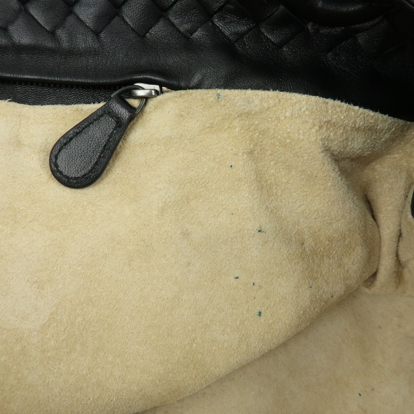 BOTTEGA VENETA Intrecciato Medium Garda Leather Hand Bag Black 179320