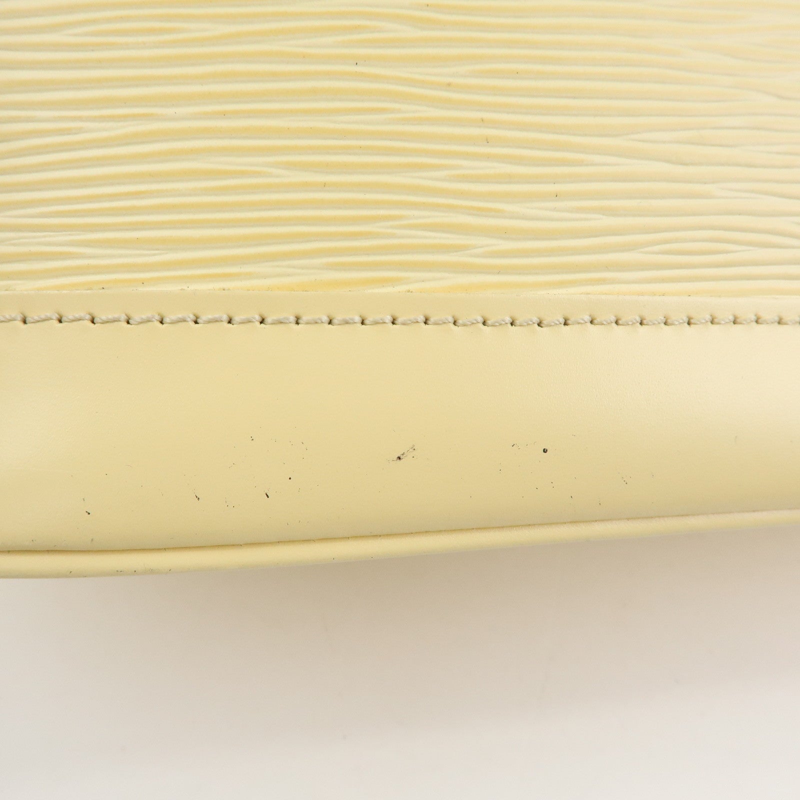 Louis Vuitton Alma Epi Leather Hand Bag Vanilla M5214A