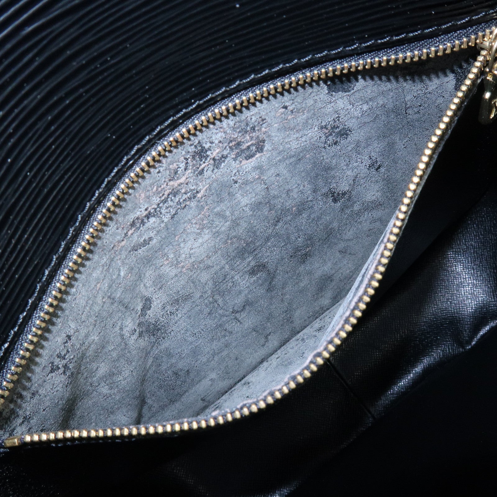 Louis Vuitton Epi Saint Cloud Shoulder Bag Black Noir M52192