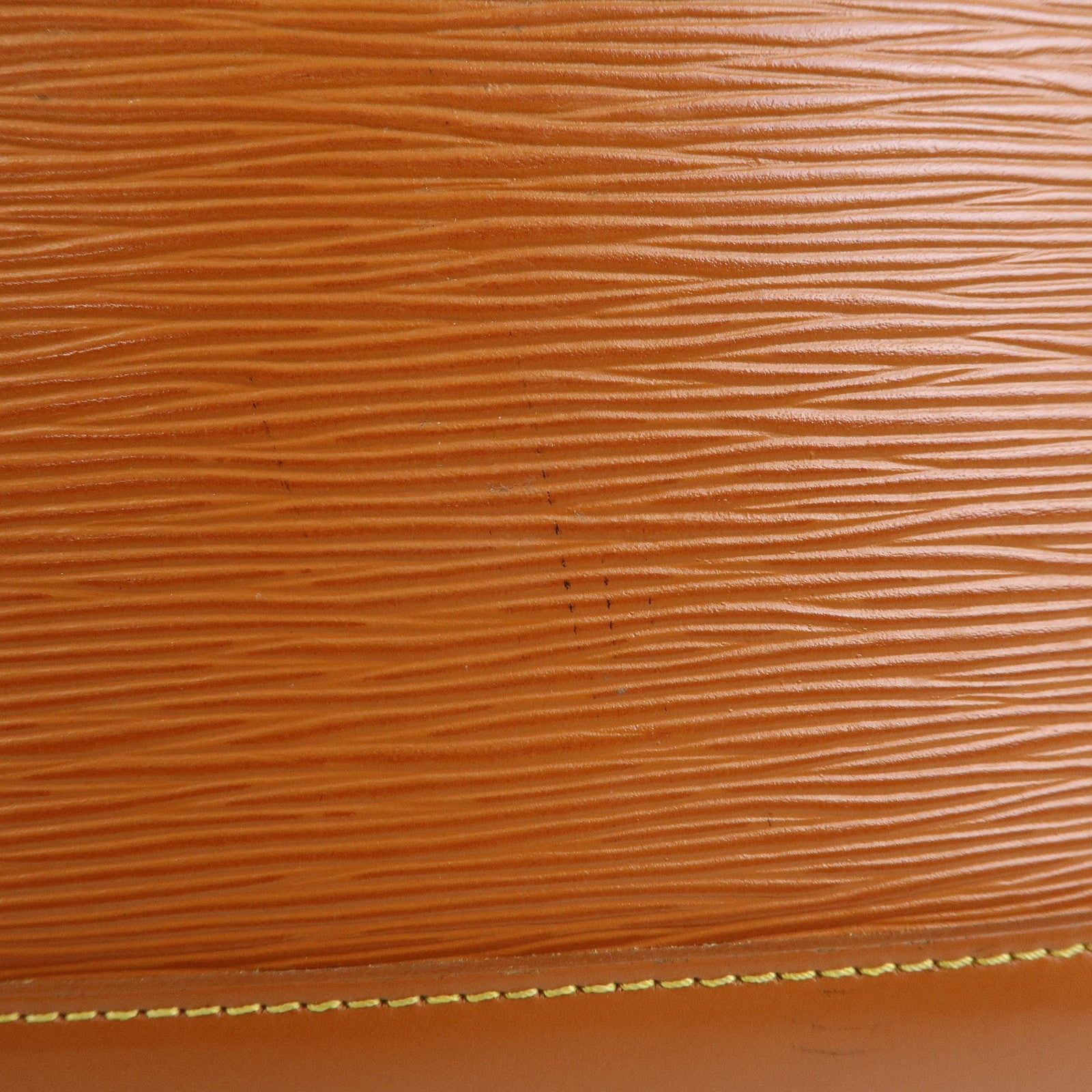 Louis Vuitton Epi Alma PM Leather Hand Bag Zipang Gold M52148