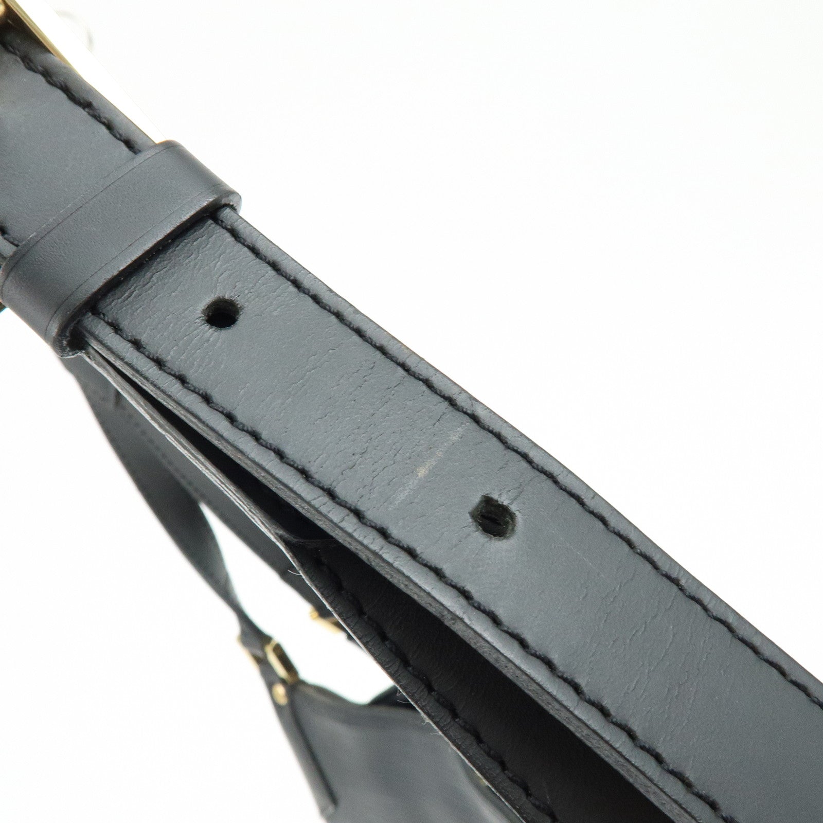 Louis Vuitton Epi Mandala MM Shoulder Bag Noir Black M58892