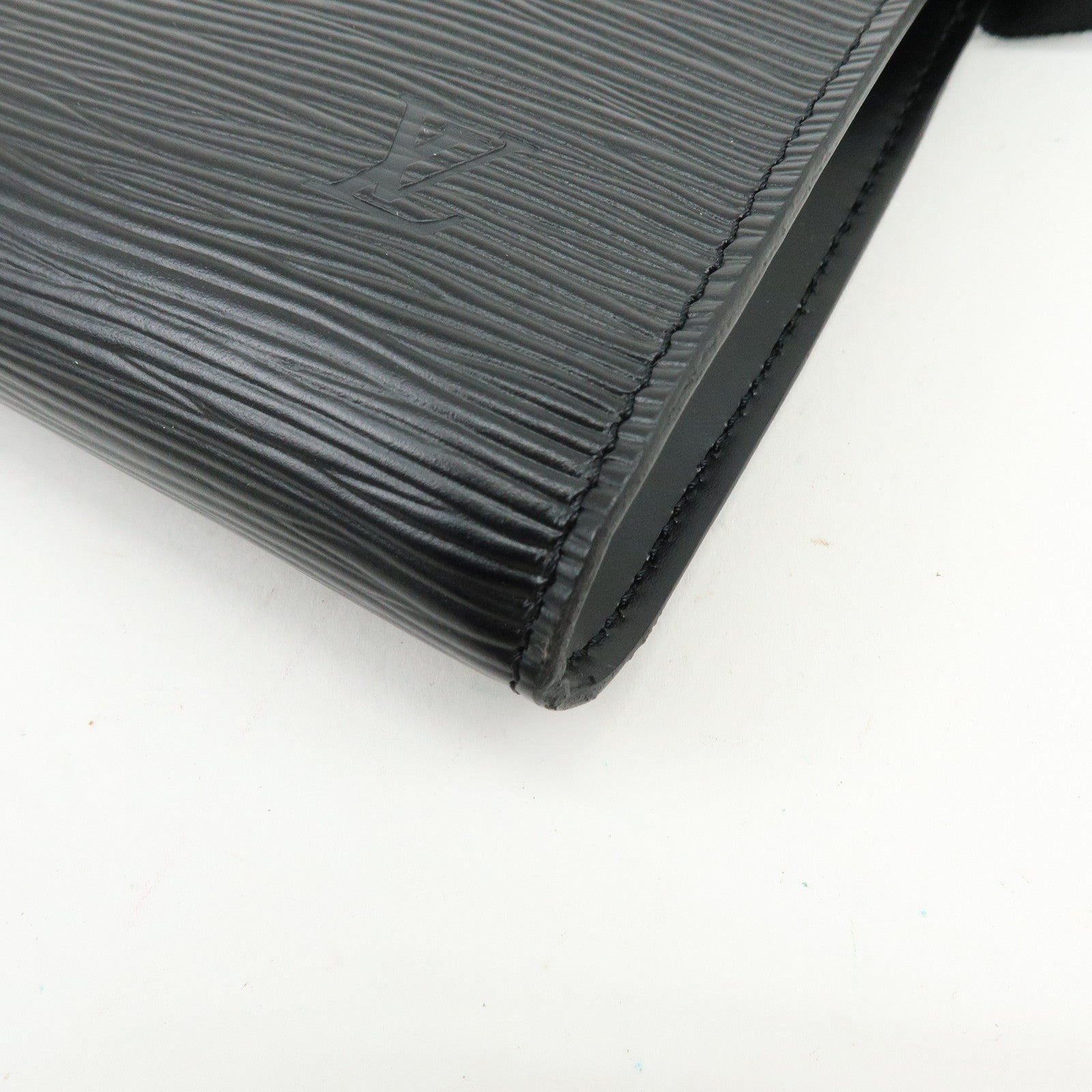 Louis Vuitton Epi Pochette Accessoires Clutch Bag Hand Bag Noir M52942