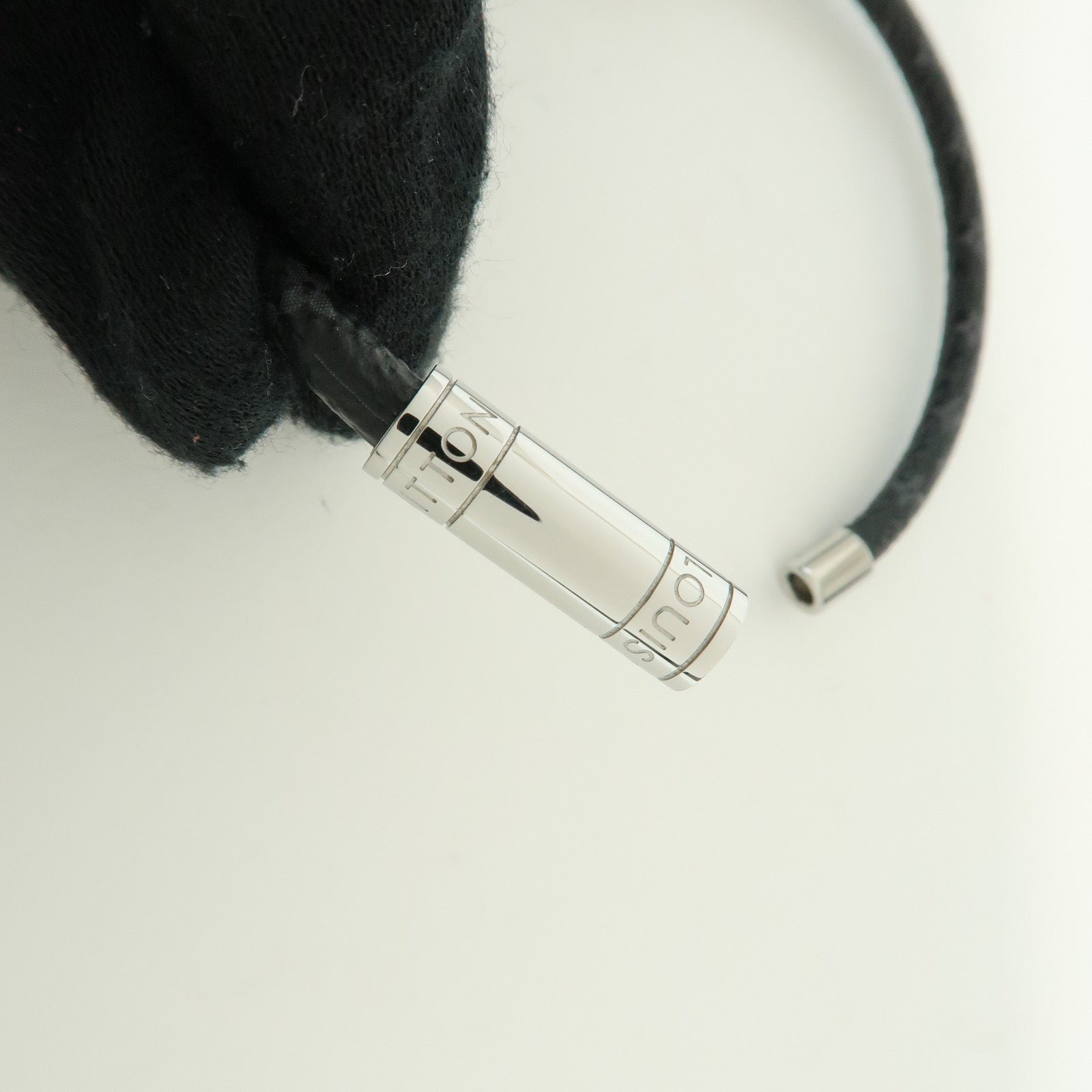 Louis Vuitton Monogram Eclipse Canvas Bracelet Dog Paw Charm Noir