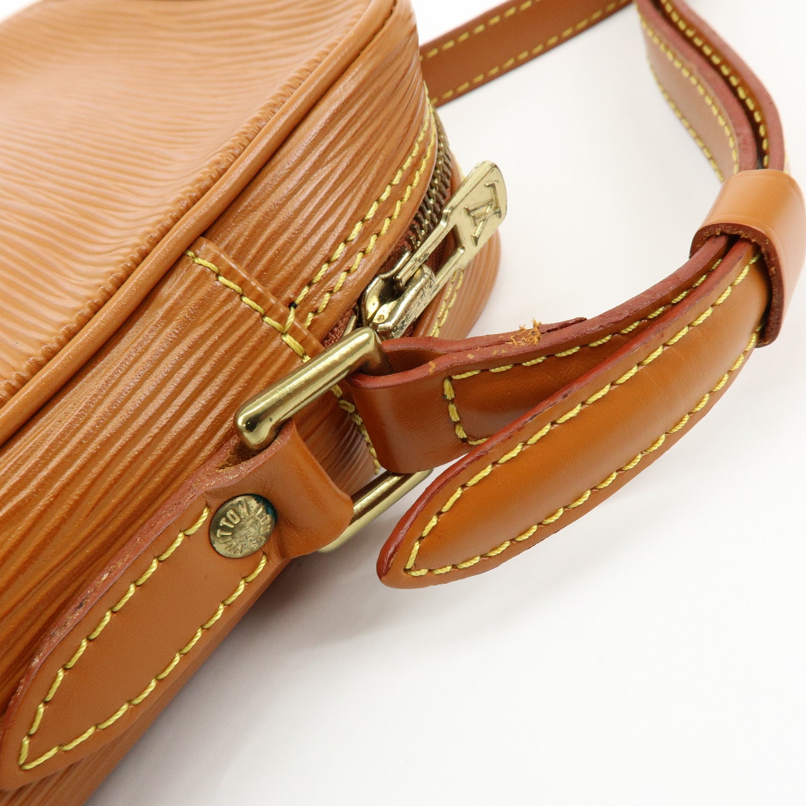 Louis Vuitton Epi Leather Danube Shoulder Crossbody Bag Kenya Brown
