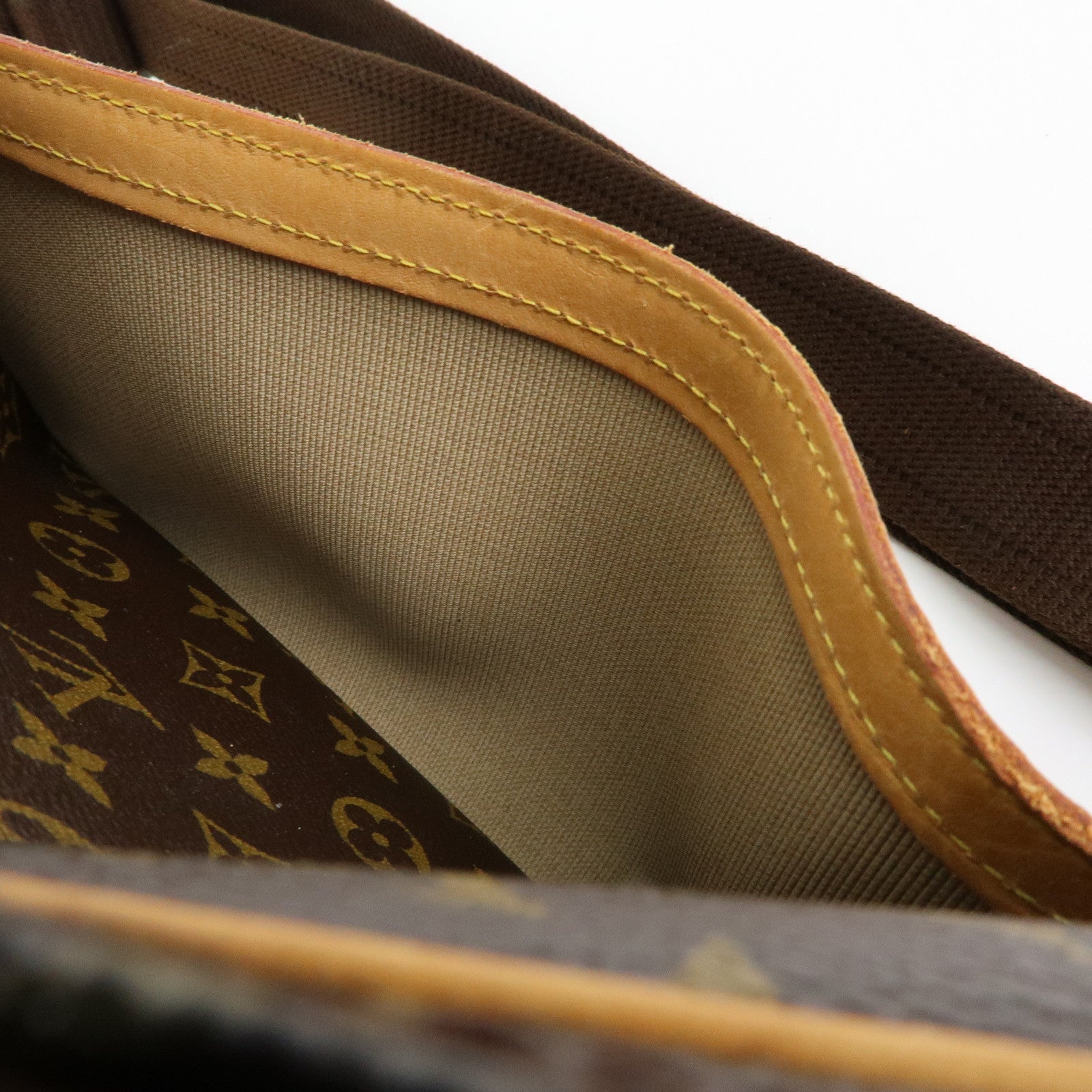 Louis Vuitton Monogram Reporter PM Shoulder Crossbody Bag M45254