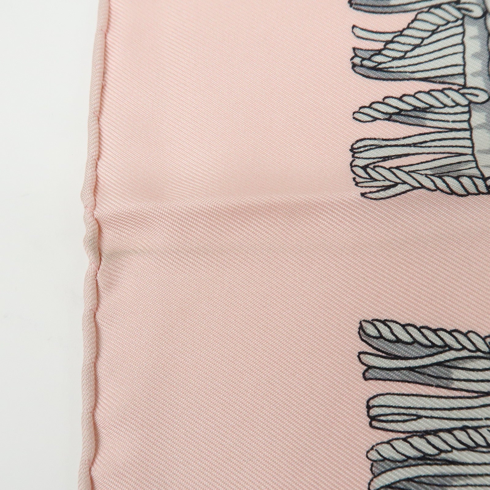 HERMES Carre 90 Silk 100% Scarf VUE DU CARROSSE DE LA GALERE Pink White