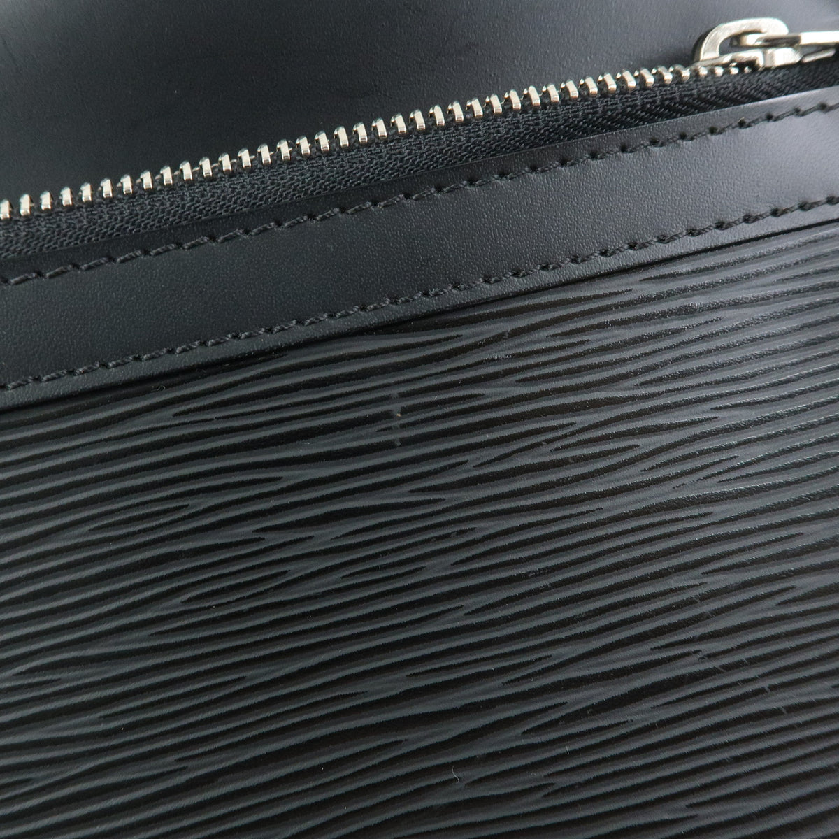 Louis Vuitton Epi Leather Osh Clutch Bag Flat Pouch Noir M59362