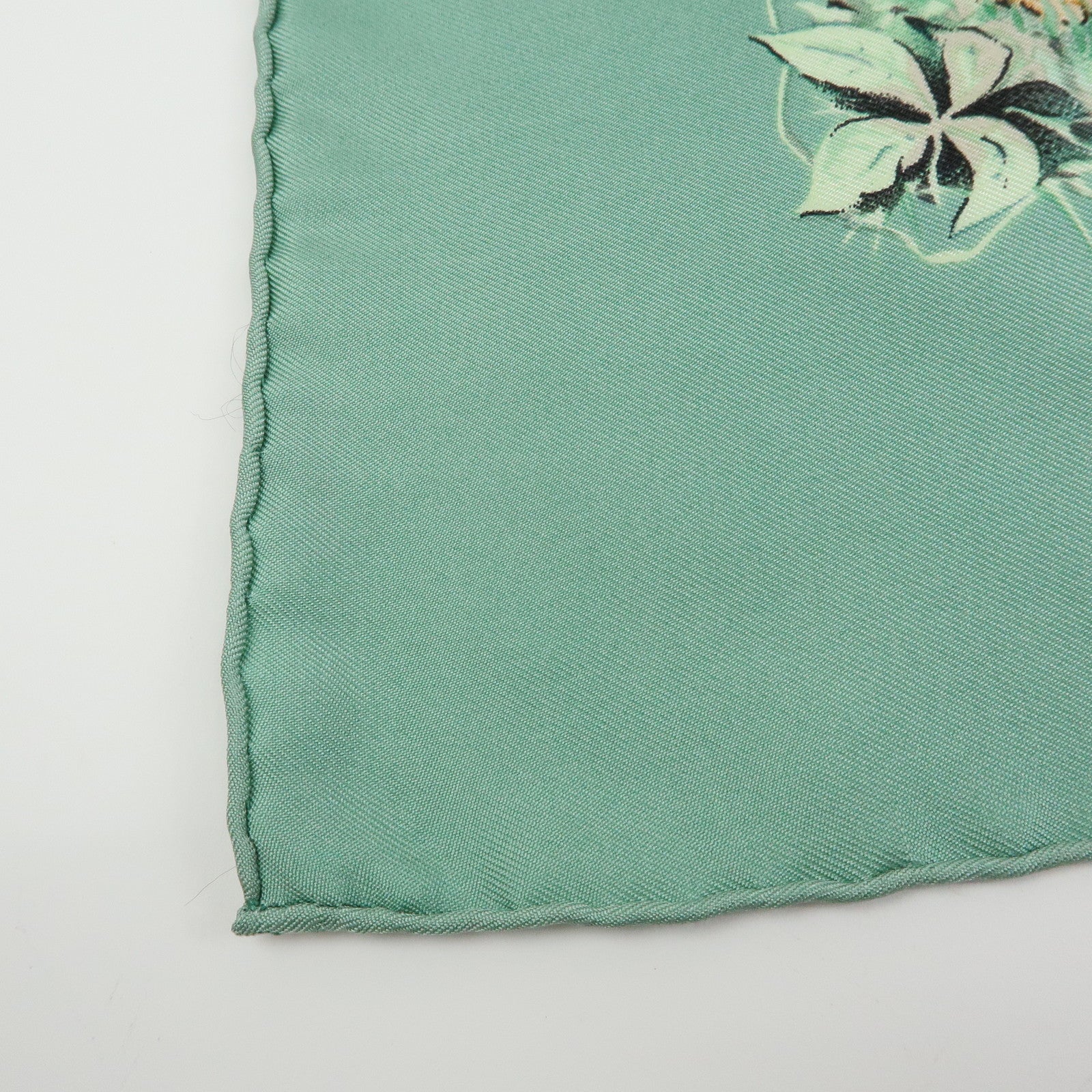 HERMES Carre 90 Silk 100% Scarf EQUATEUR Light Green Brown White