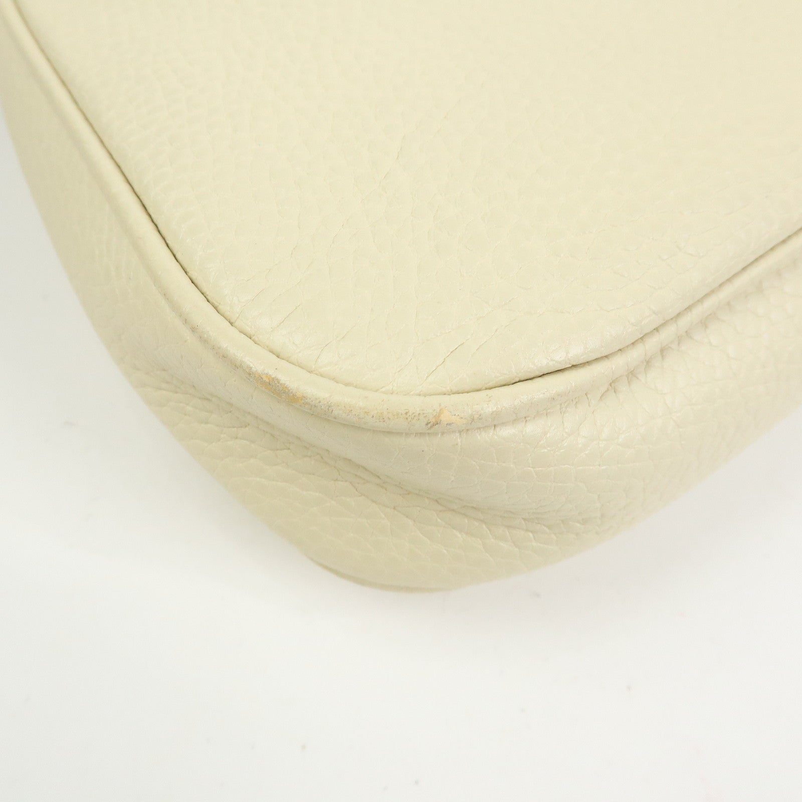 GUCCI SOHO Interlocking G Leather Chain Shoulder Bag White 536224
