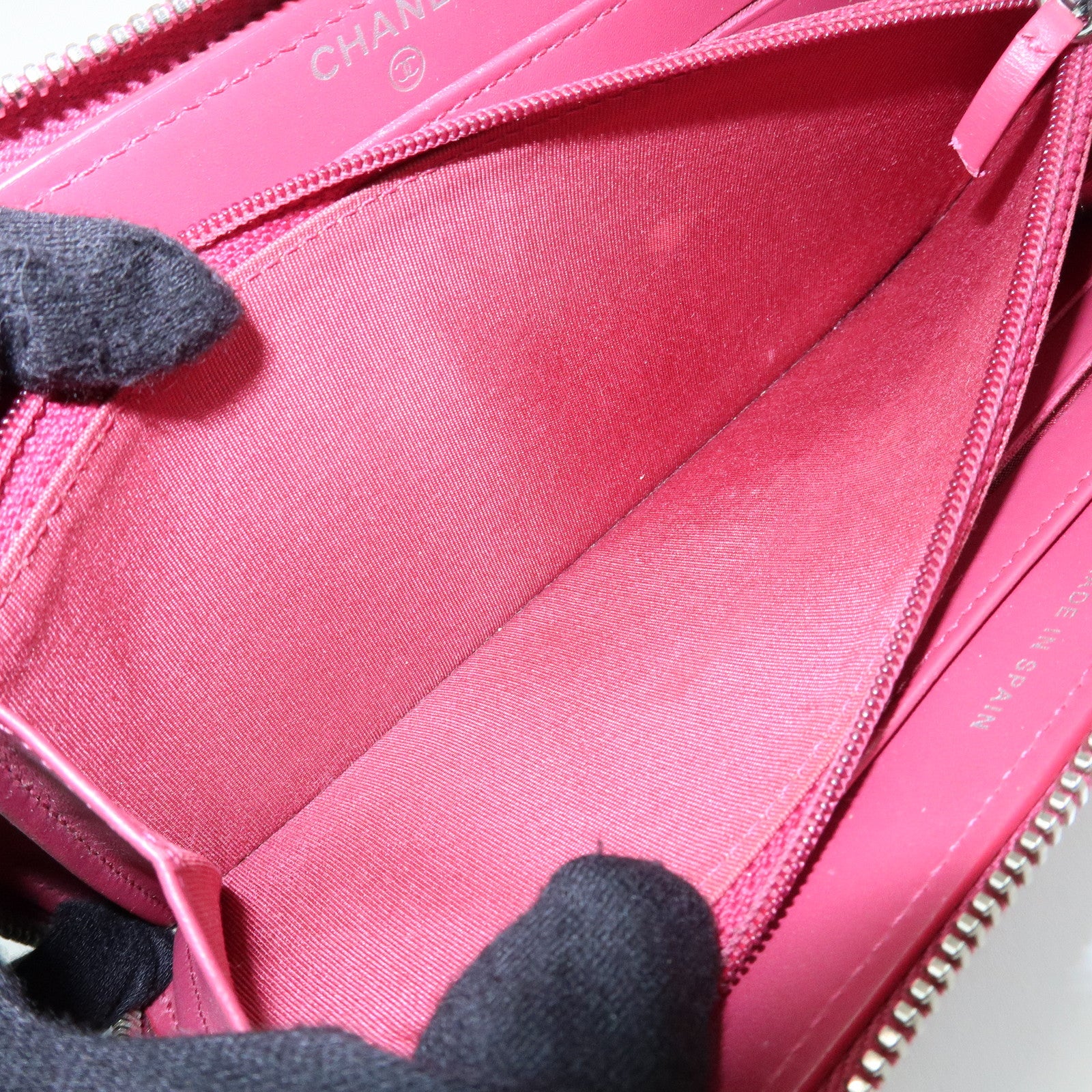 CHANEL Matelasse Patent Leather Zippy Long Wallet Pink