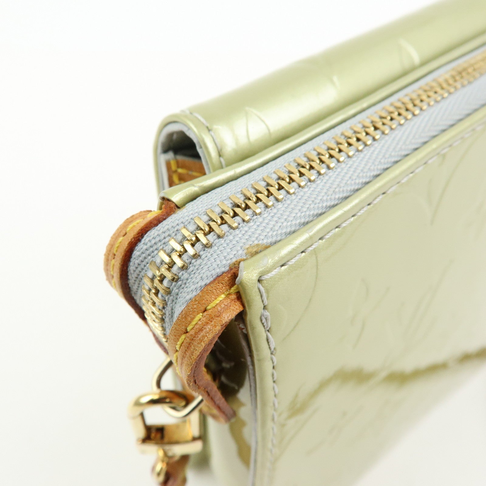 Louis Vuitton Monogram Vernis Leather Mott Shoulder Bag Gris M91030