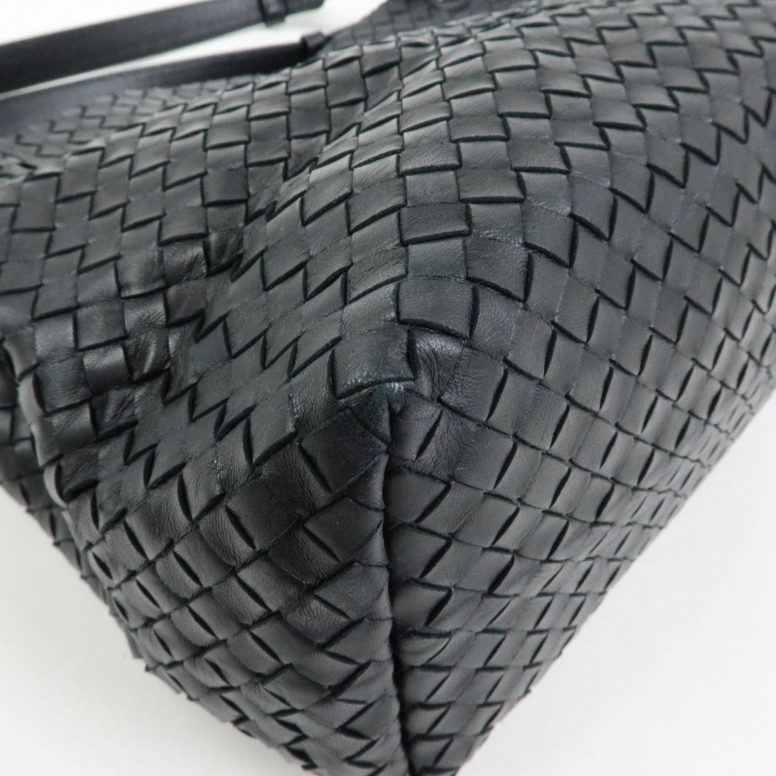 BOTTEGA VENETA Intrecciato Medium Garda Leather Hand Bag Black 179320