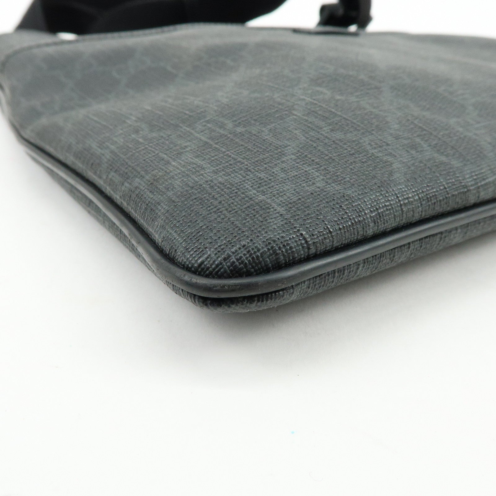 GUCCI GG Supreme Leather Shoulder Bag Crossbody Bag Black 162904