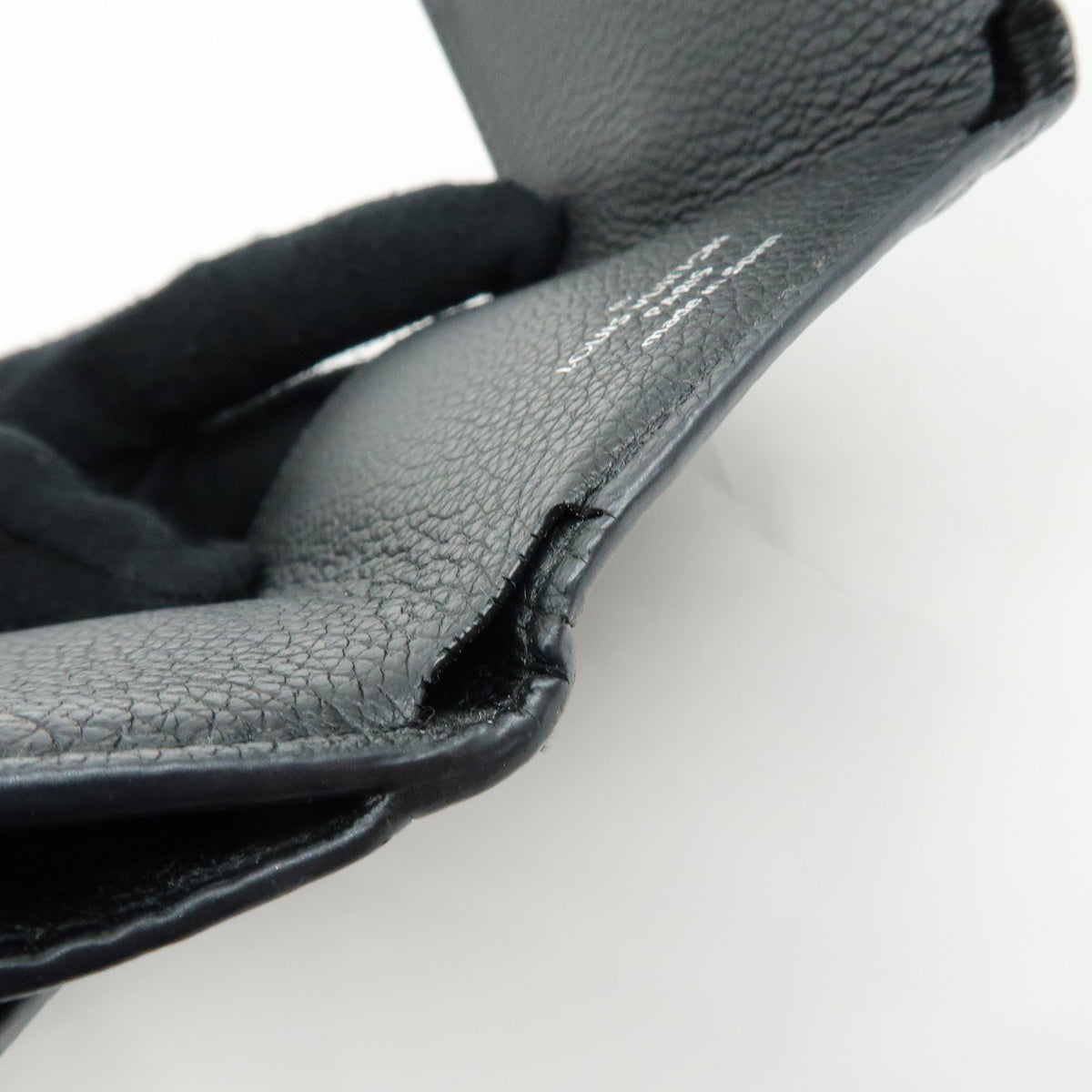 Louis Vuitton Portefeuille Lock Mini Compact Wallet Noir M63921