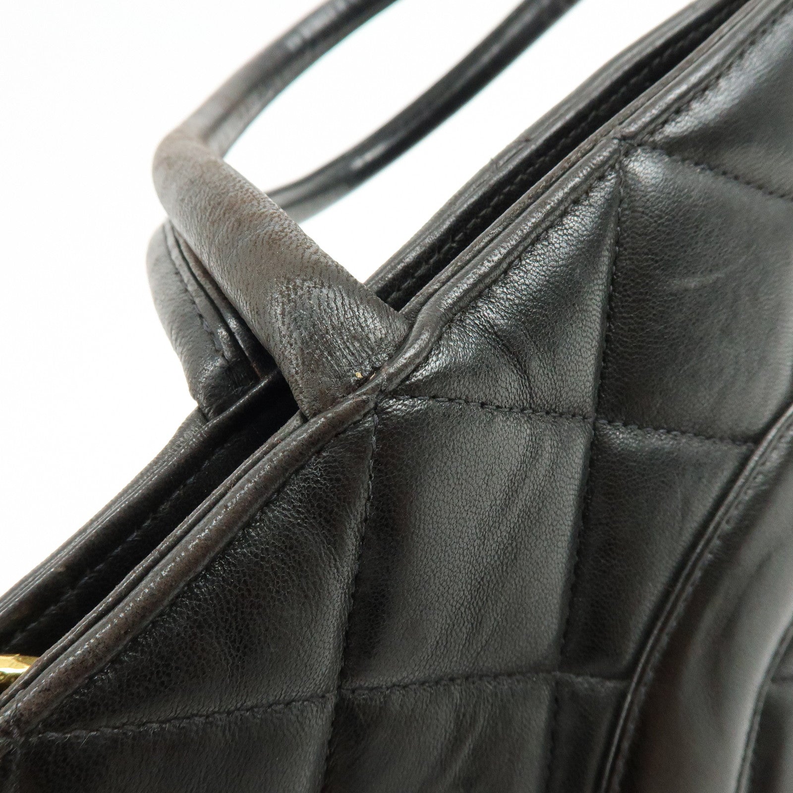 CHANELMatelasse COCO Mark Lambskin Medallion Tote Bag Black A01804