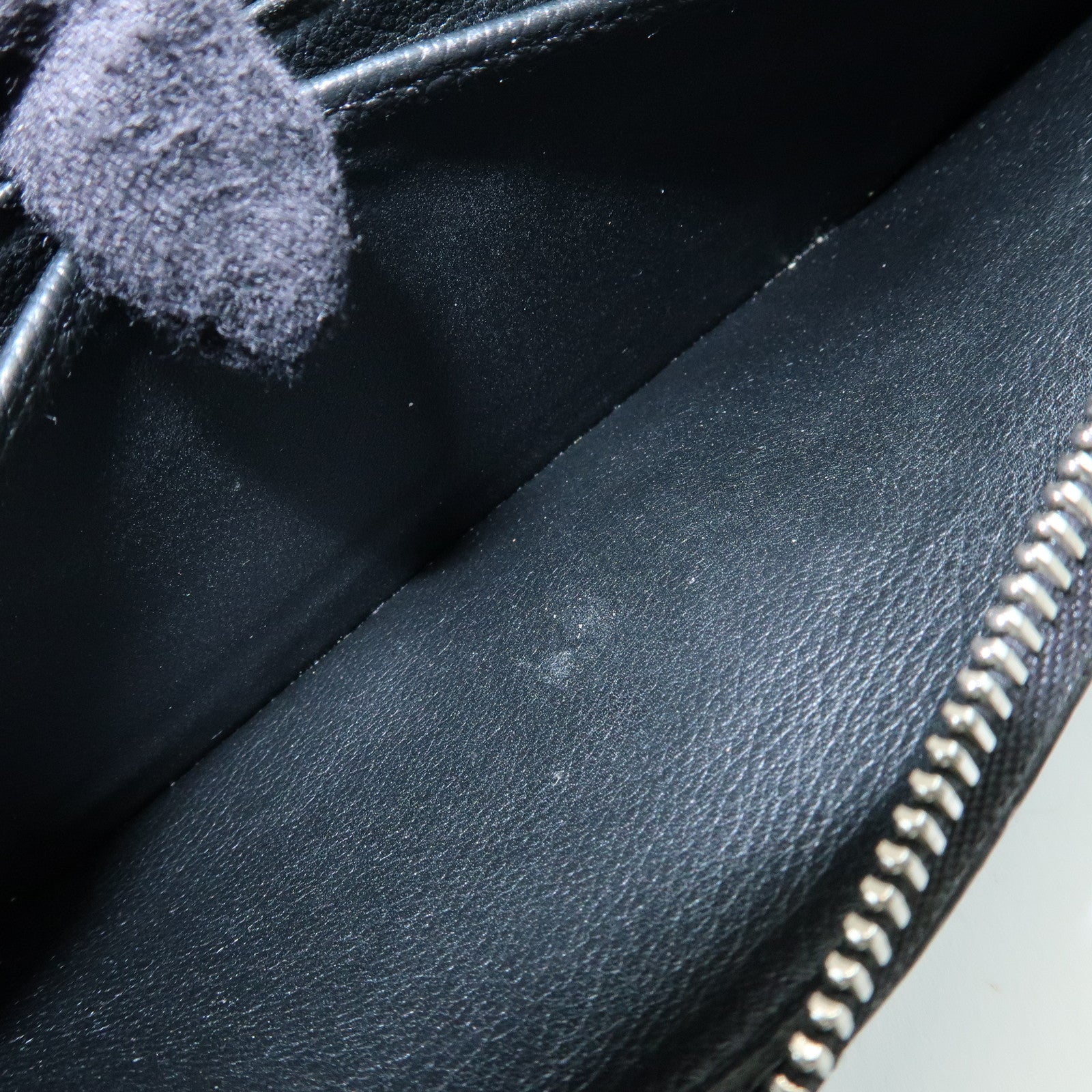 Louis Vuitton Leather Lockme Round Zippy Long Wallet Noir M62622