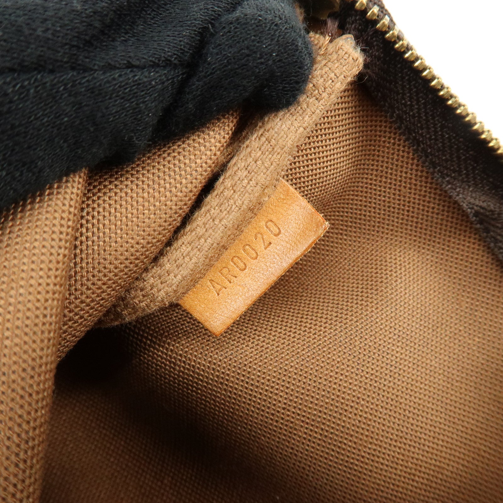 Louis Vuitton Monogram Pochette Accessoires Pouch Hand Bag M51980
