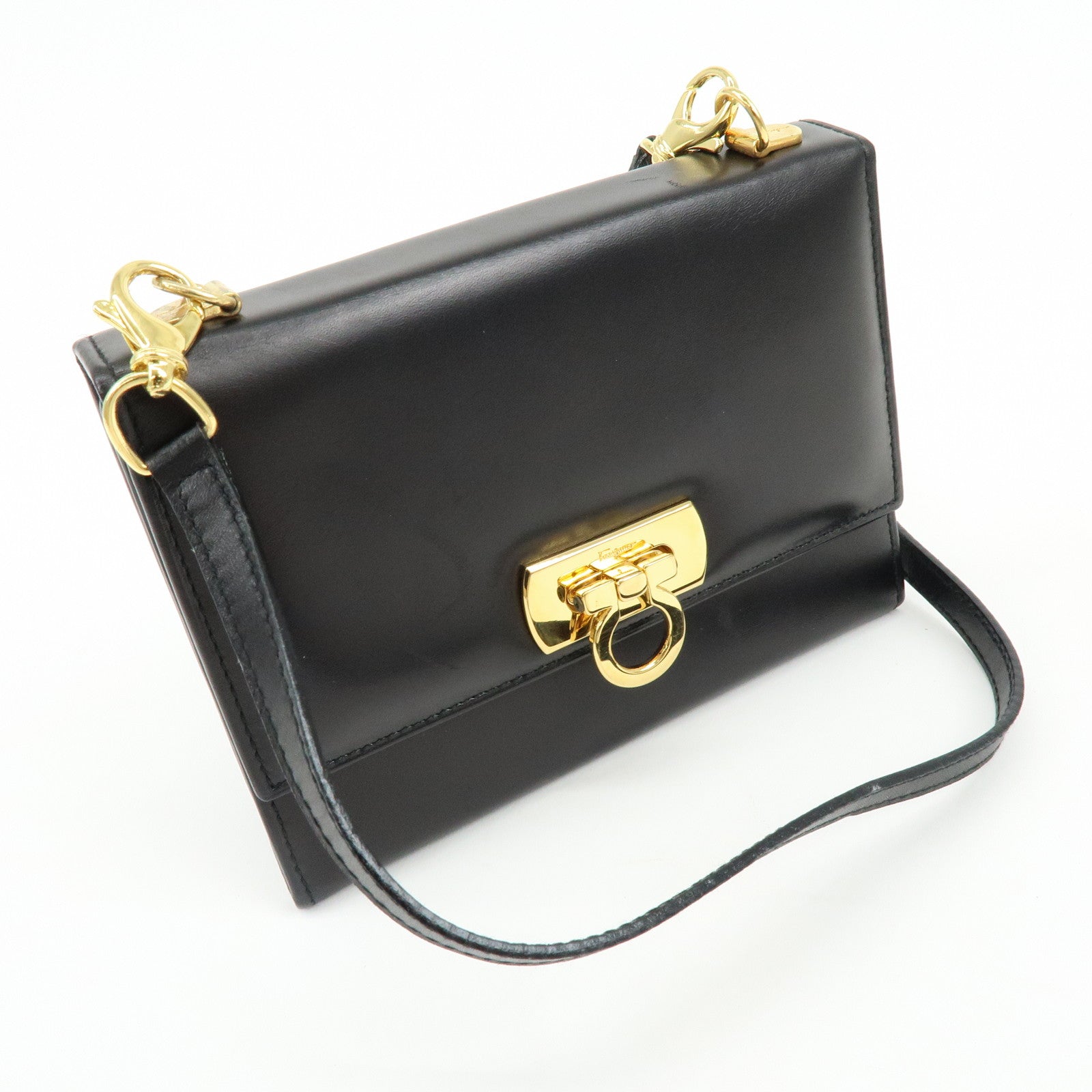 Ferragamo Gancini Leather Compact Wallet Shoulder Wallet Black
