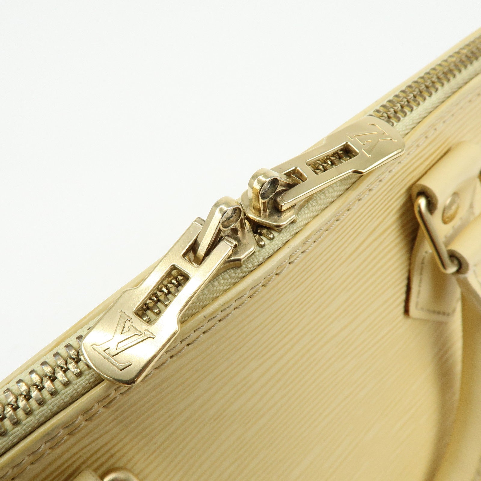 Louis Vuitton Epi Alma Leather Hand Bag Vanilla Light Yellow M5214A