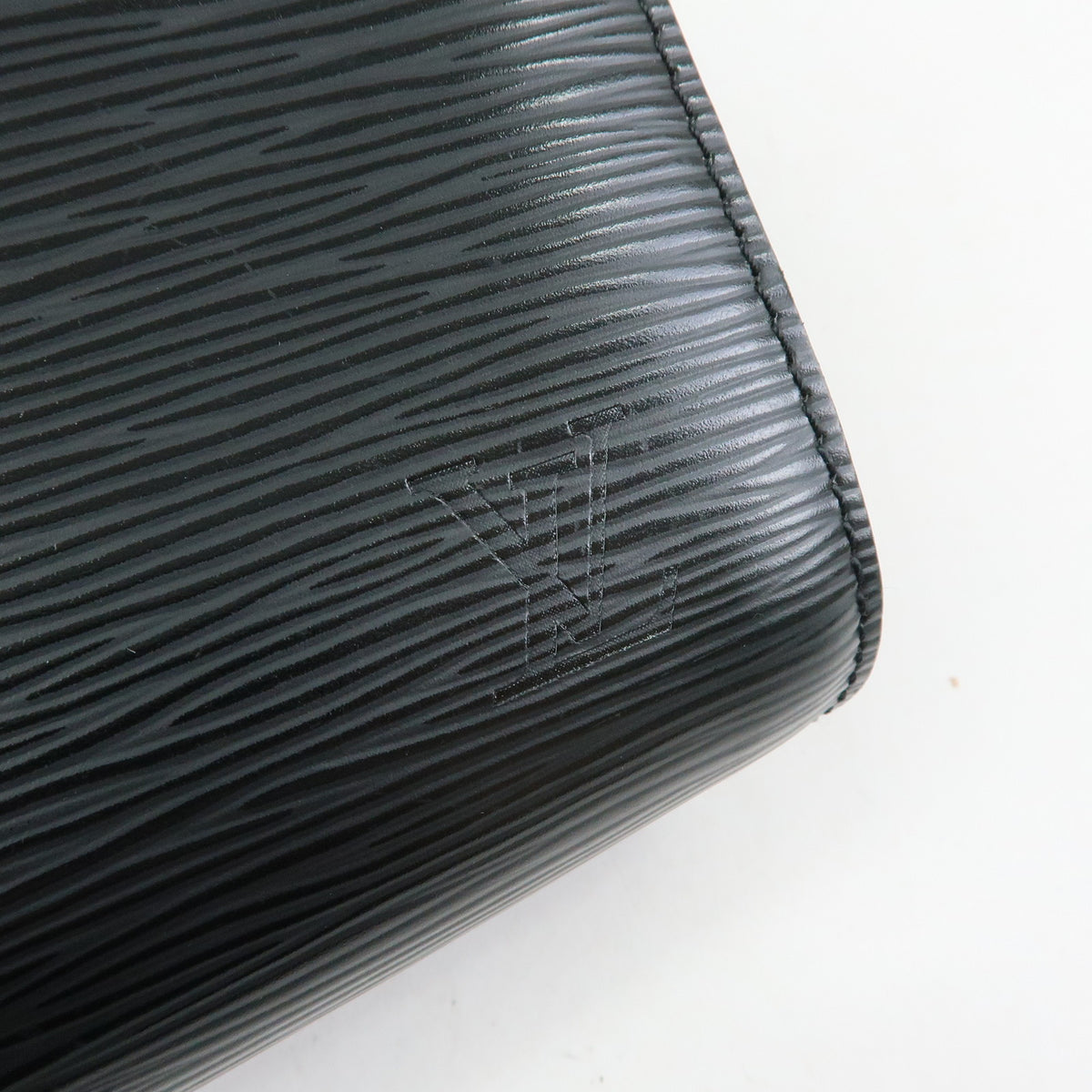 Louis Vuitton Epi Leather Osh Clutch Bag Flat Pouch Noir M59362