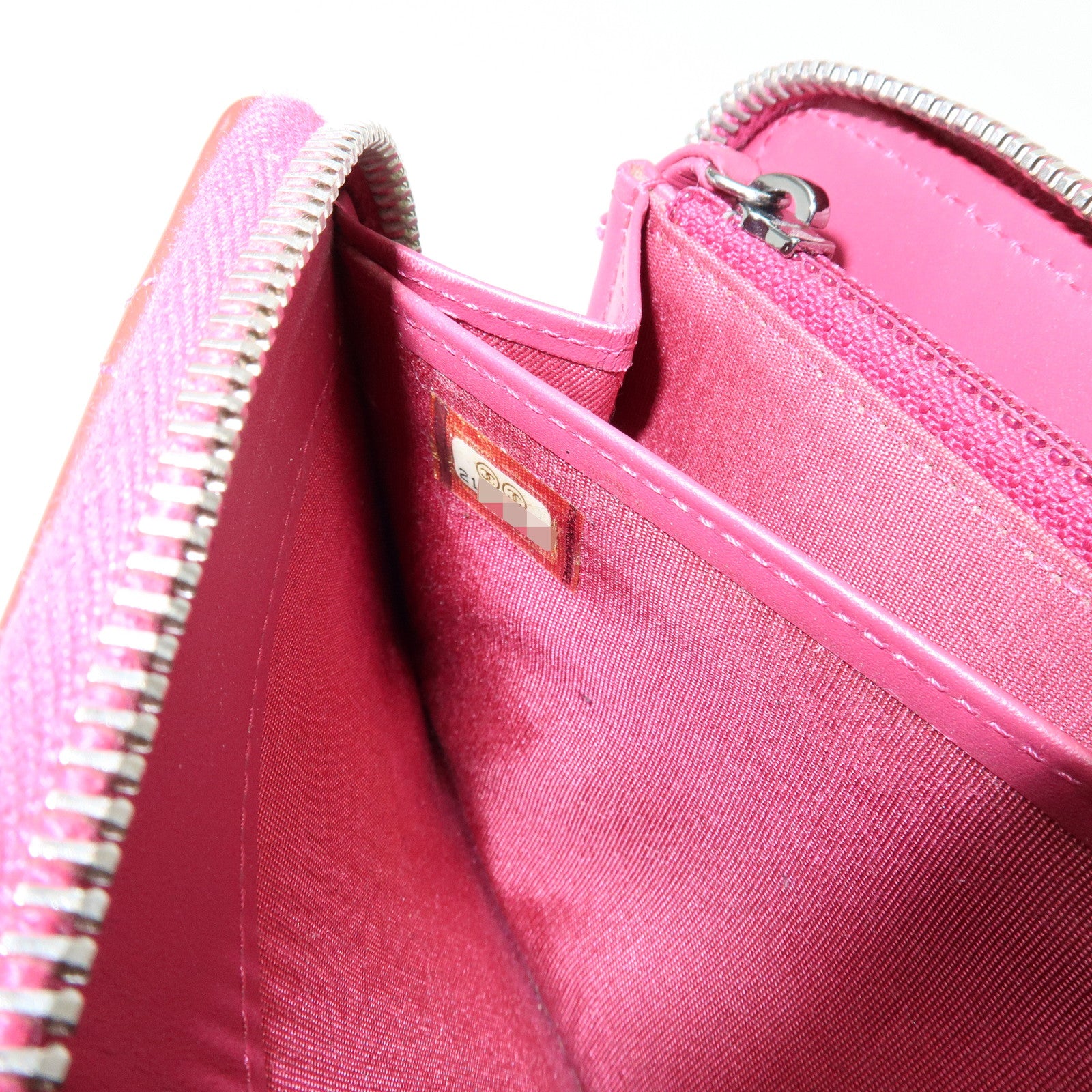 CHANEL Matelasse Patent Leather Zippy Long Wallet Pink