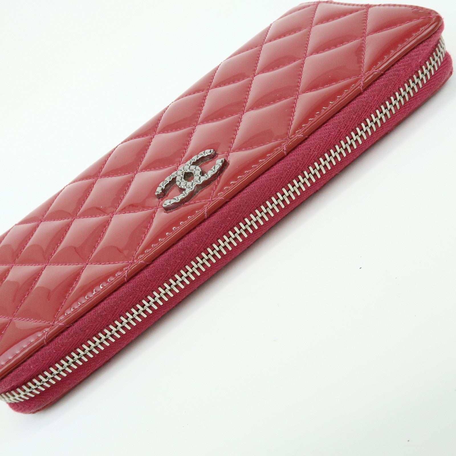 CHANEL Matelasse Patent Leather Zippy Long Wallet Pink
