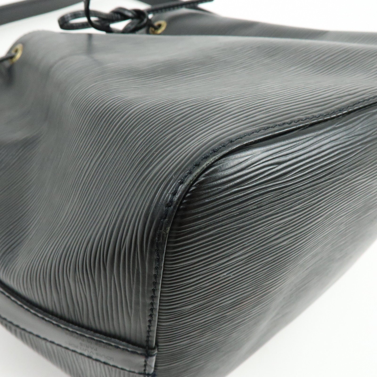 Louis Vuitton Epi Petit Noe Shoulder Bag Noir Black M44102