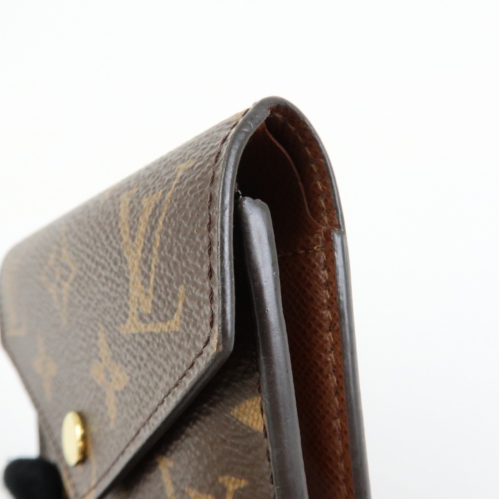 Louis Vuitton Monogram Portefeuille Victorine Tri-fold Wallet M62472