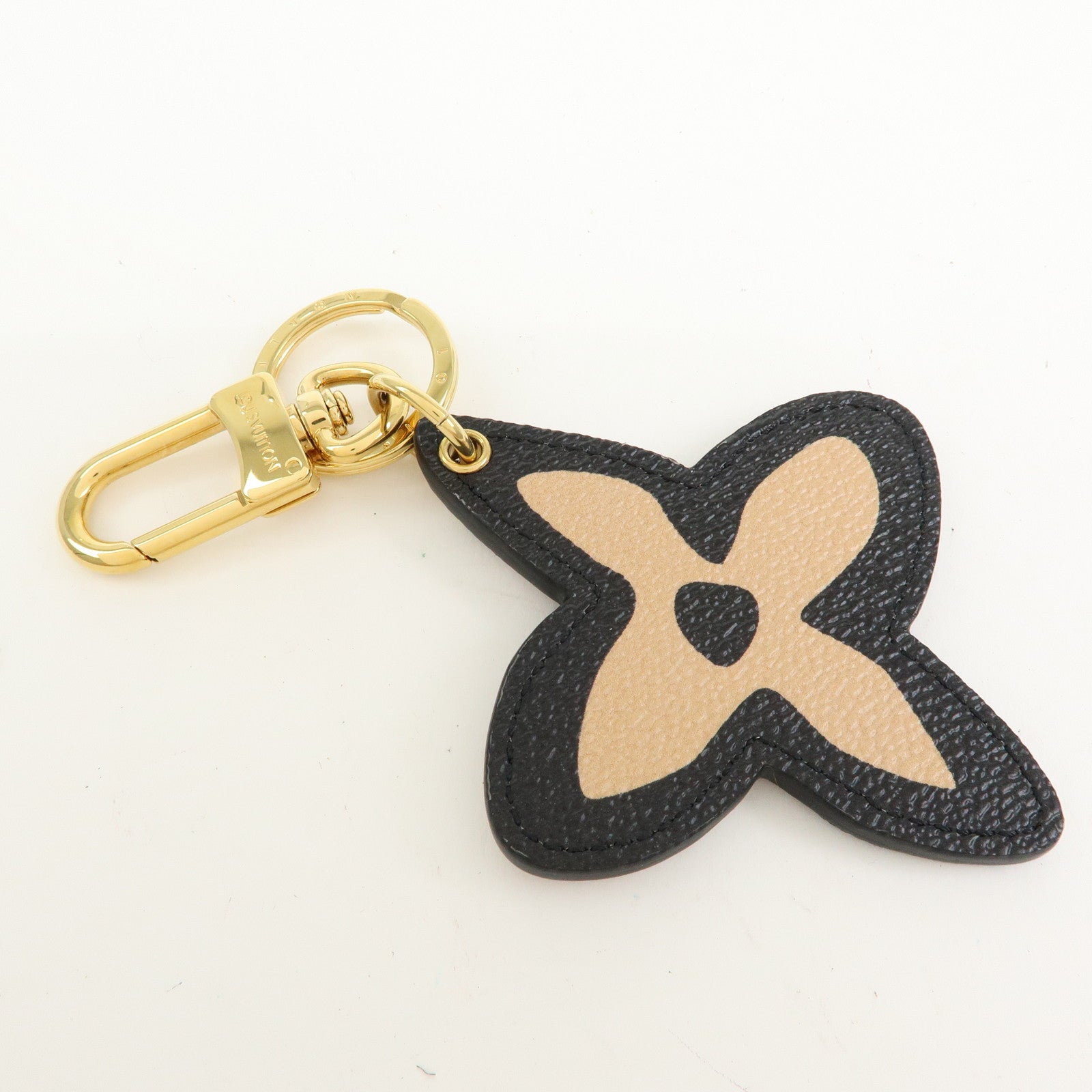 Louis Vuitton Illustre Wild At Heart Bag Charm Key Ring Arizona M00424