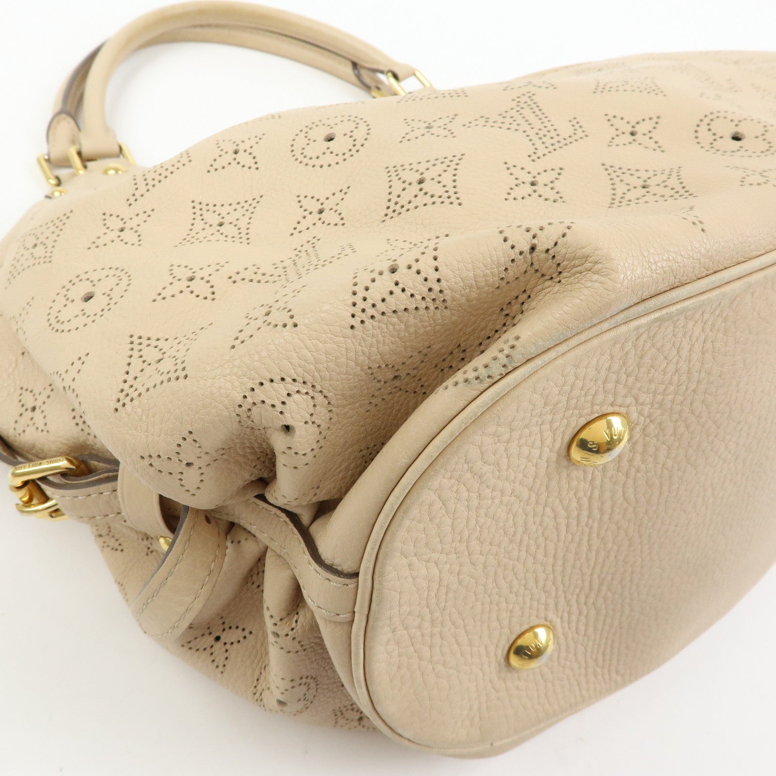 Louis Vuitton Monogram Mahina L Shoulder Hand Bag Sable M93979