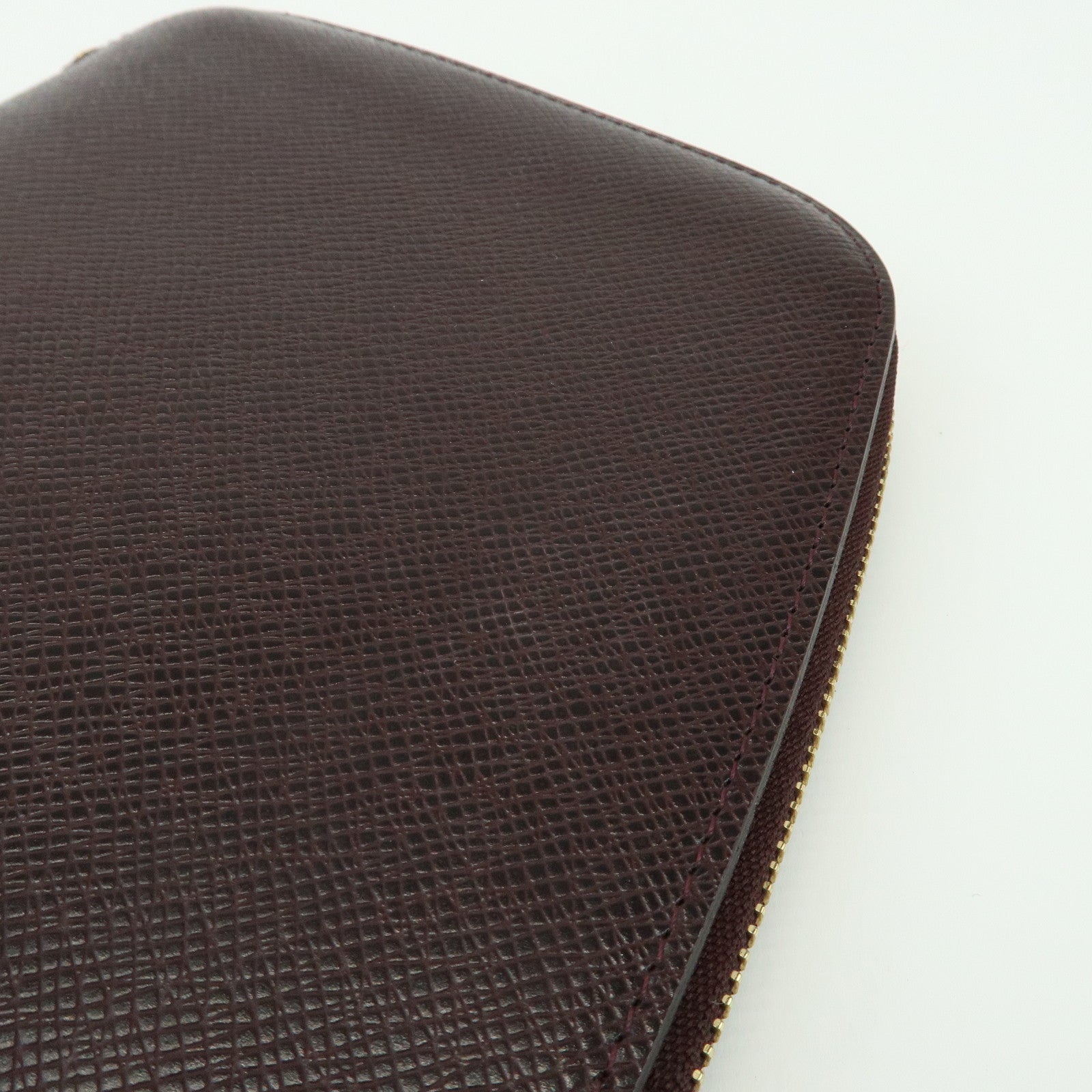 Louis Vuitton Taiga Leather Organizer Atoll Acajou M30656