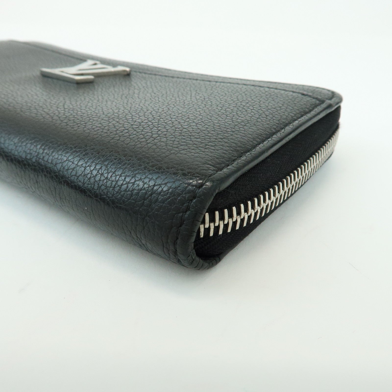 Louis Vuitton Leather Lockme Round Zippy Long Wallet Noir M62622