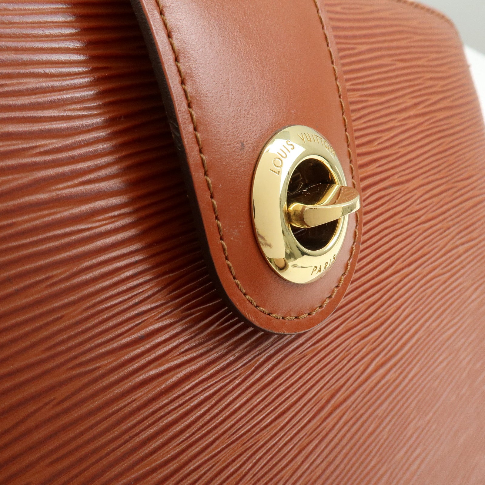 Louis Vuitton Epi Leather Capucines Shoulder Bag Kenya Brown M52343
