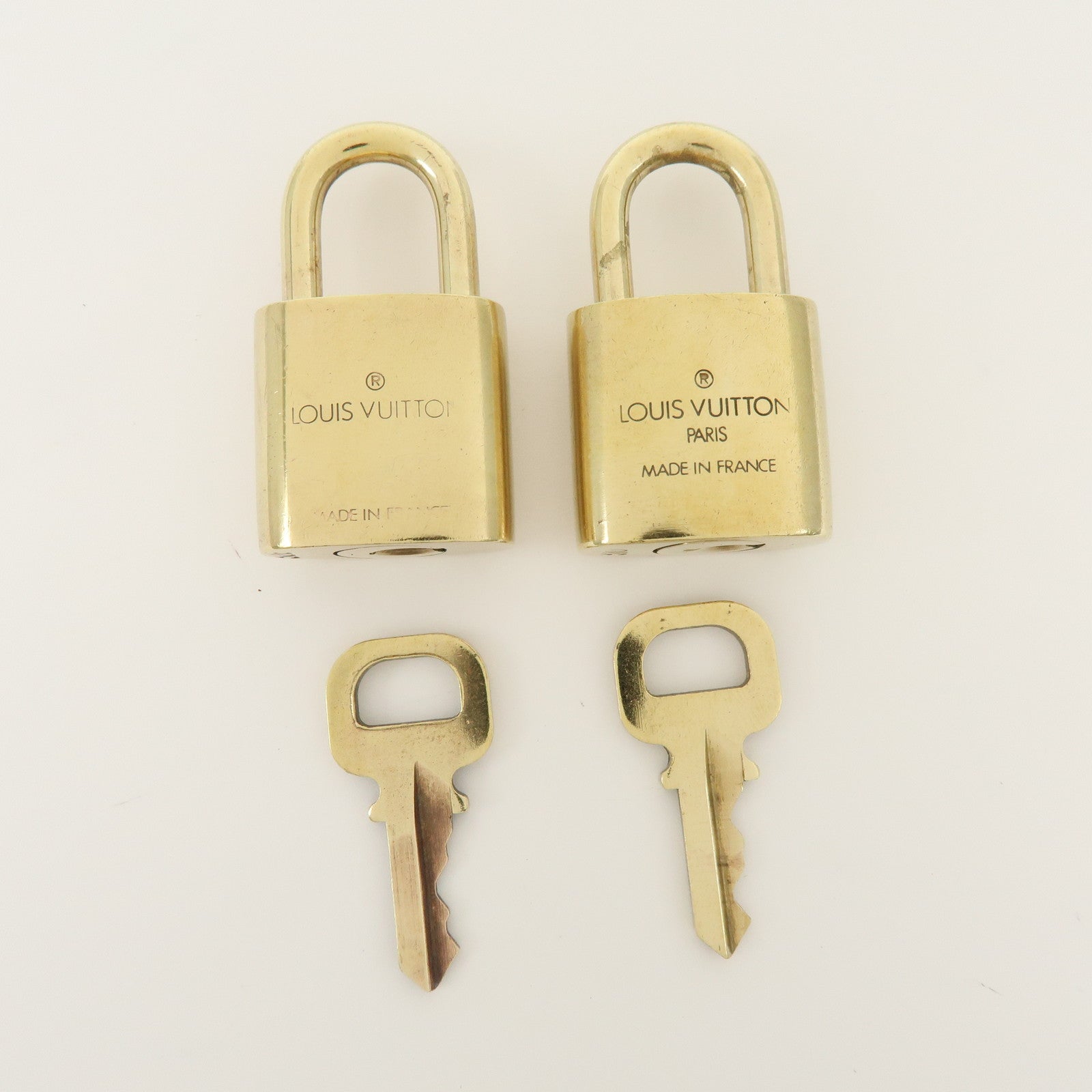 Louis Vuitton Set of 10 Metal Lock & Key Cadena Key Lock Gold