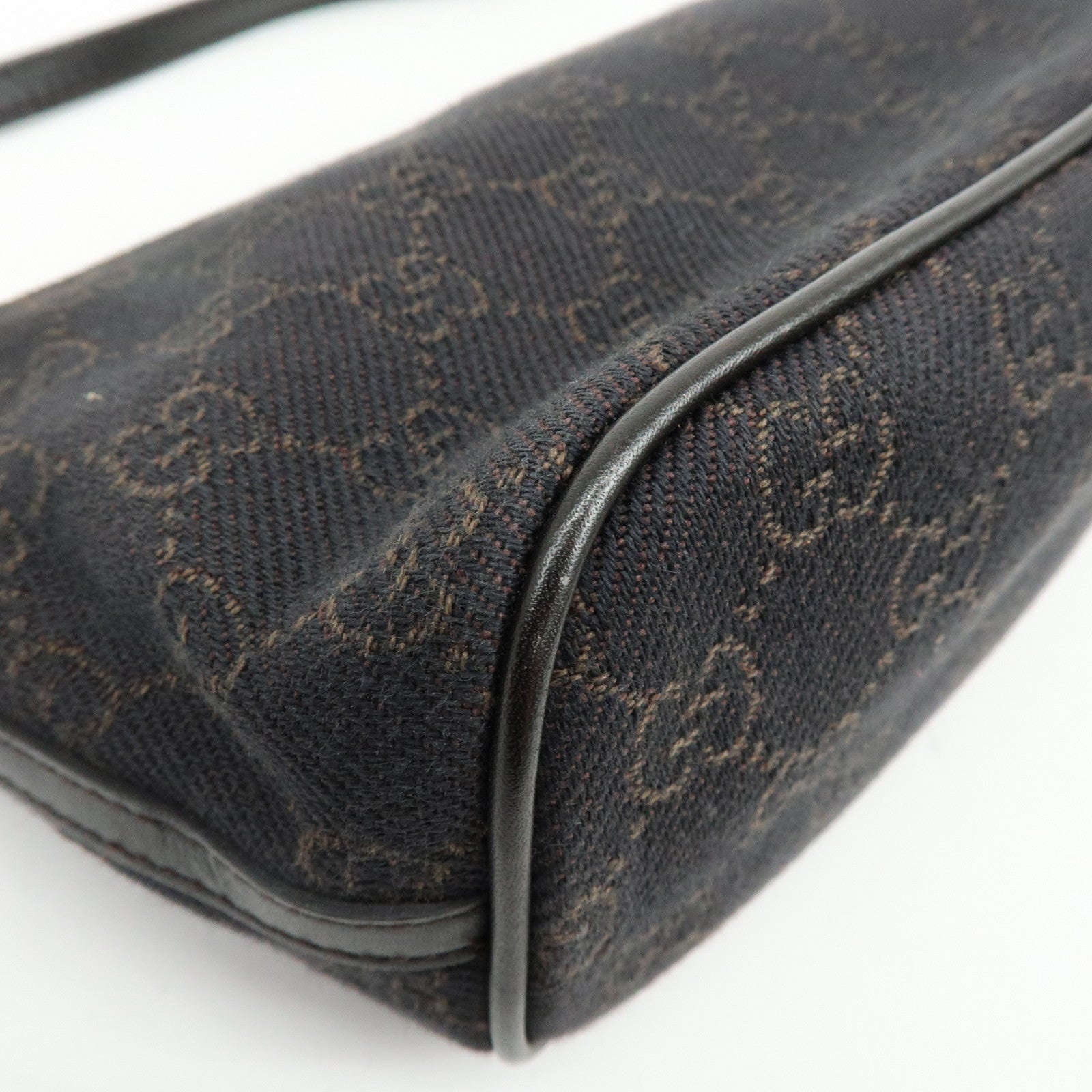 GUCCI Boat Bag GG Canvas Hand Bag Accessory Pouch Dark Brown 07198