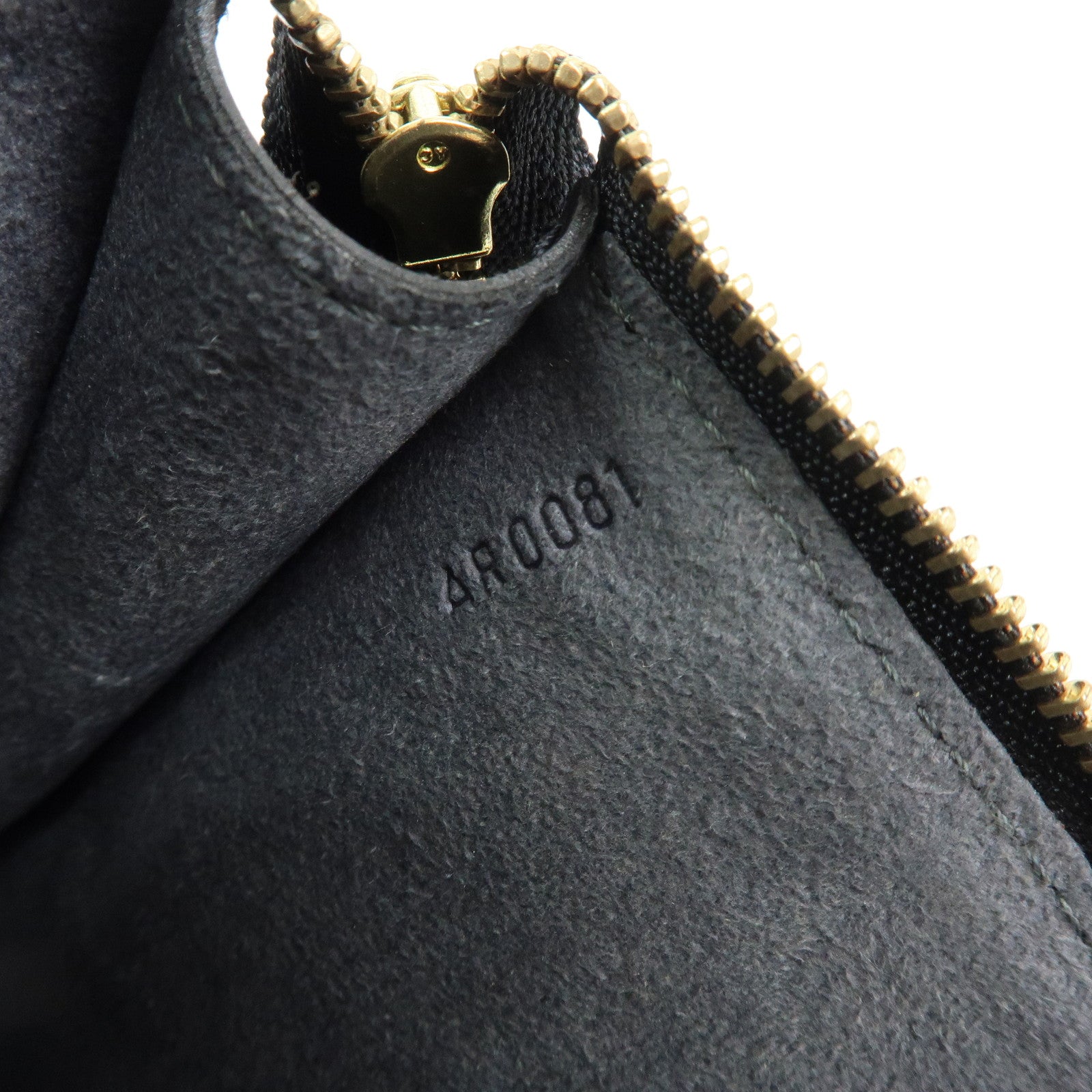 Louis Vuitton Epi Pochette Accessoires Hand Bag Noir M52942